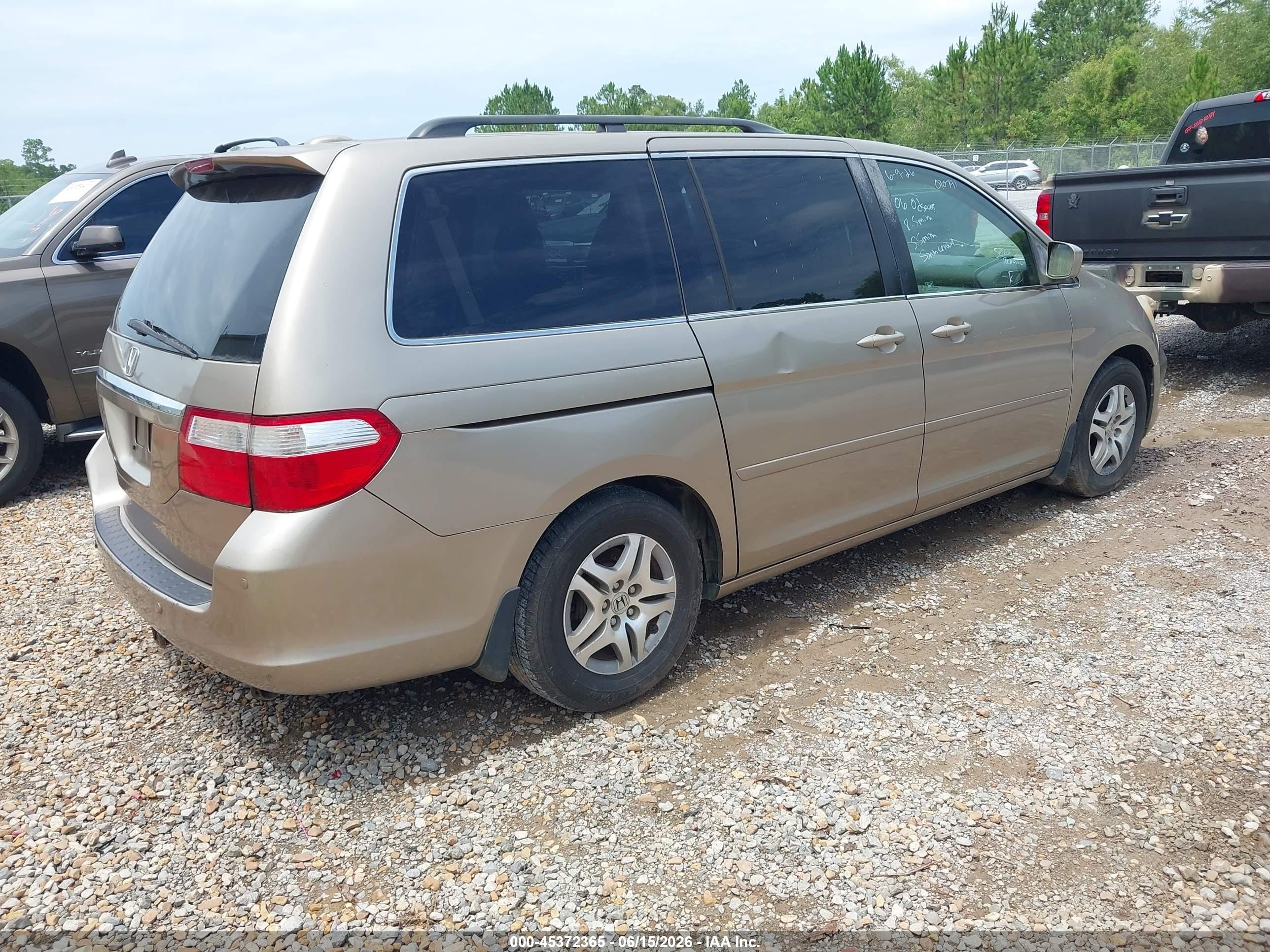 2006 Honda Odyssey Touring Gold vin: 5FNRL38806B010791