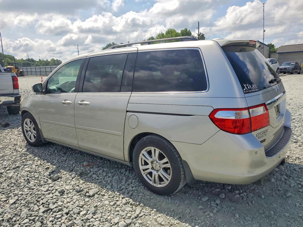 2006 Honda Odyssey Touring White vin: 5FNRL38806B024190