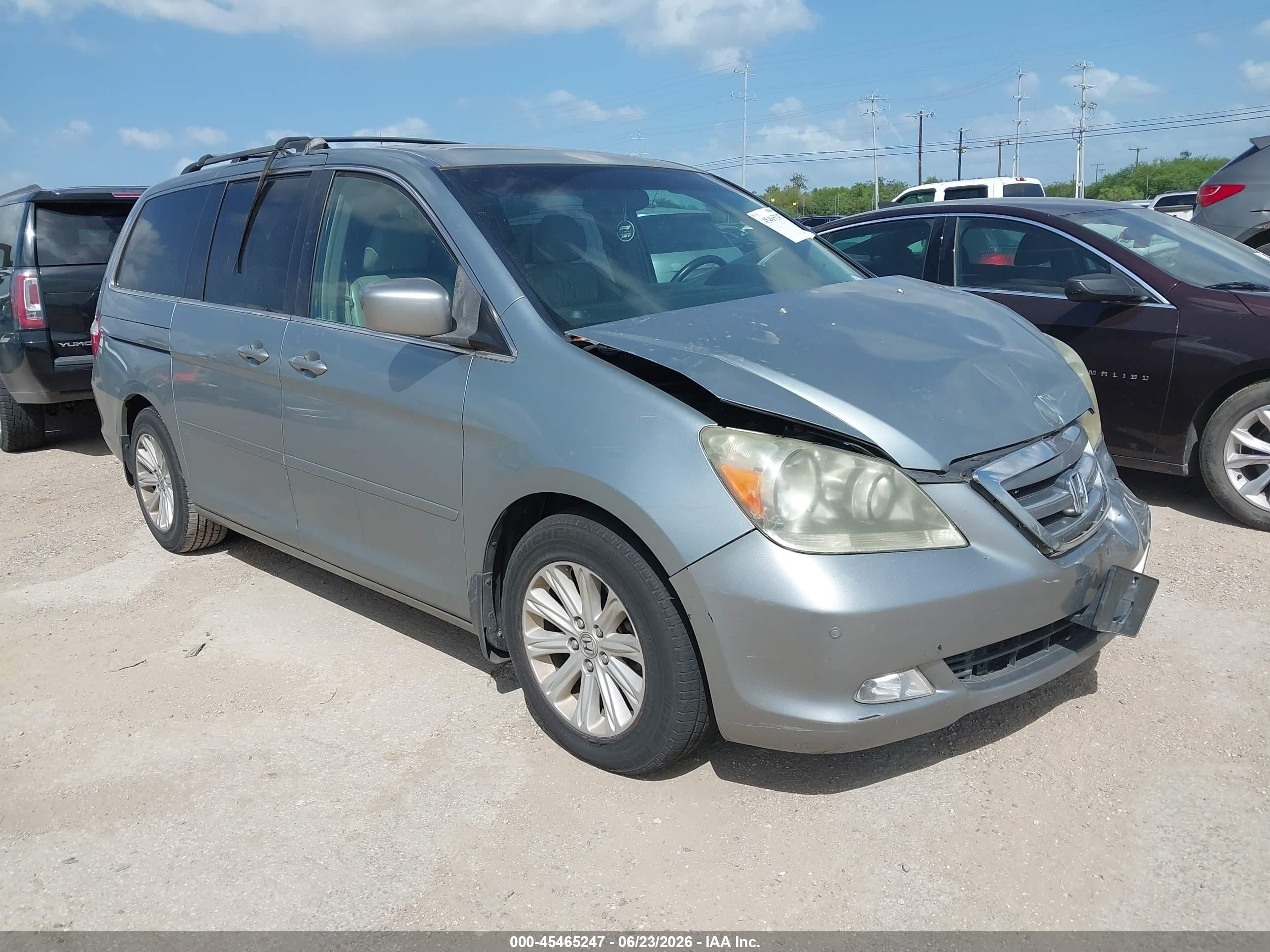 2006 Honda Odyssey Touring Silver vin: 5FNRL38806B105576
