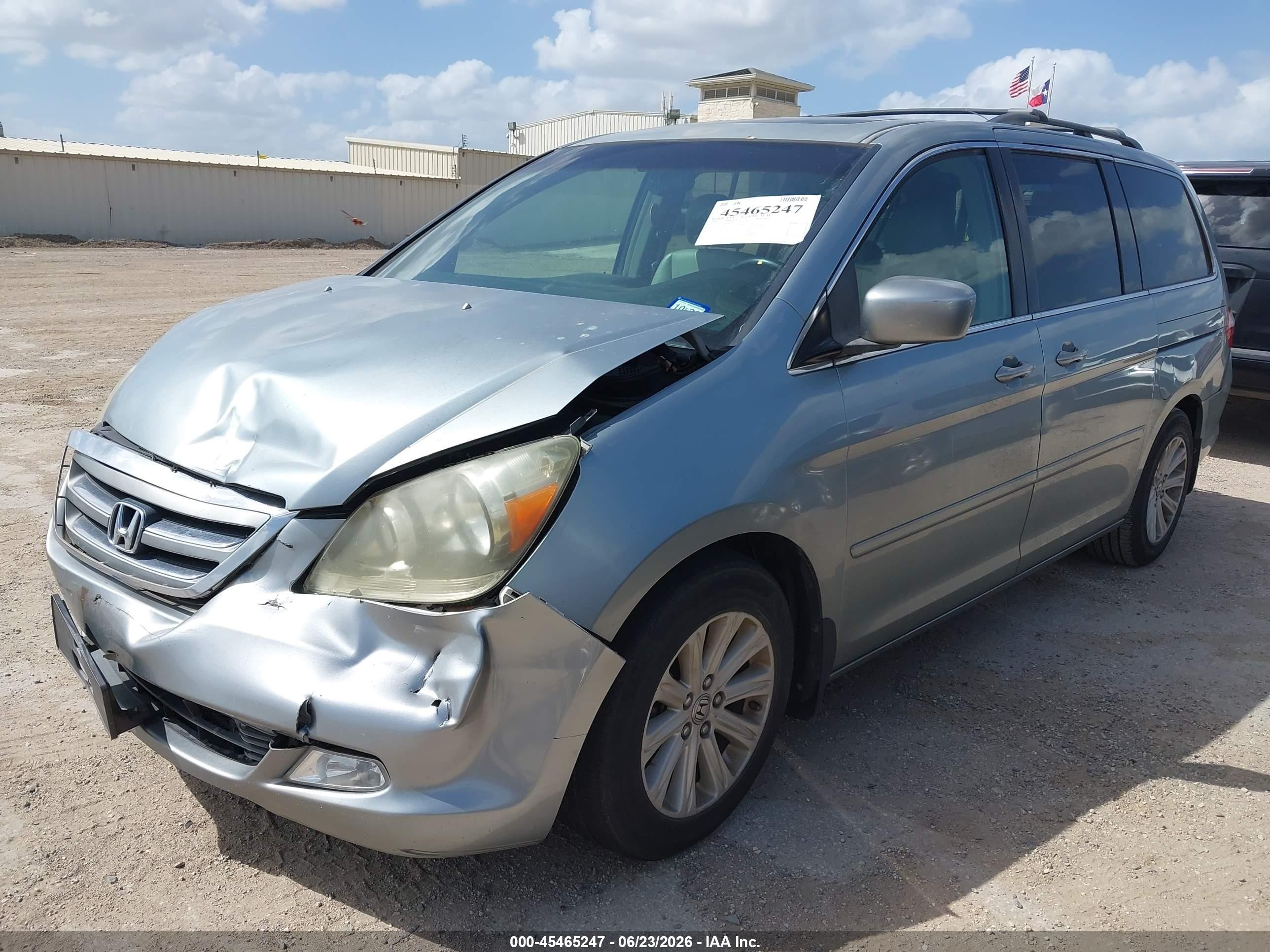 2006 Honda Odyssey Touring Silver vin: 5FNRL38806B105576