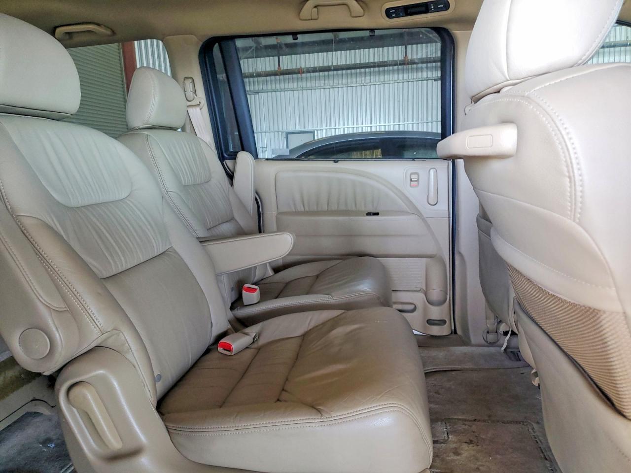 2007 Honda Odyssey Touring White vin: 5FNRL38807B101383