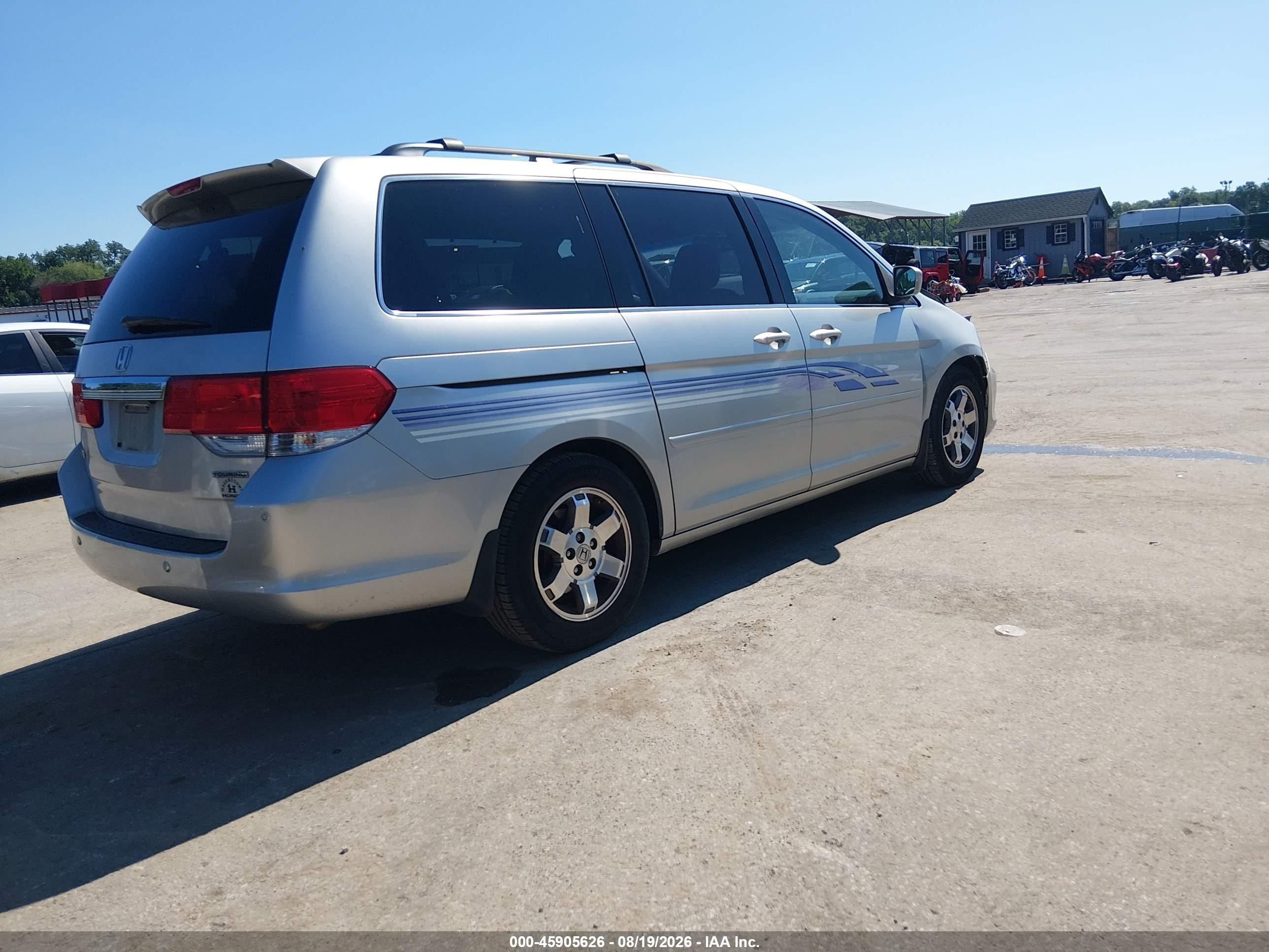 2009 Honda Odyssey Touring Silver vin: 5FNRL38809B026798