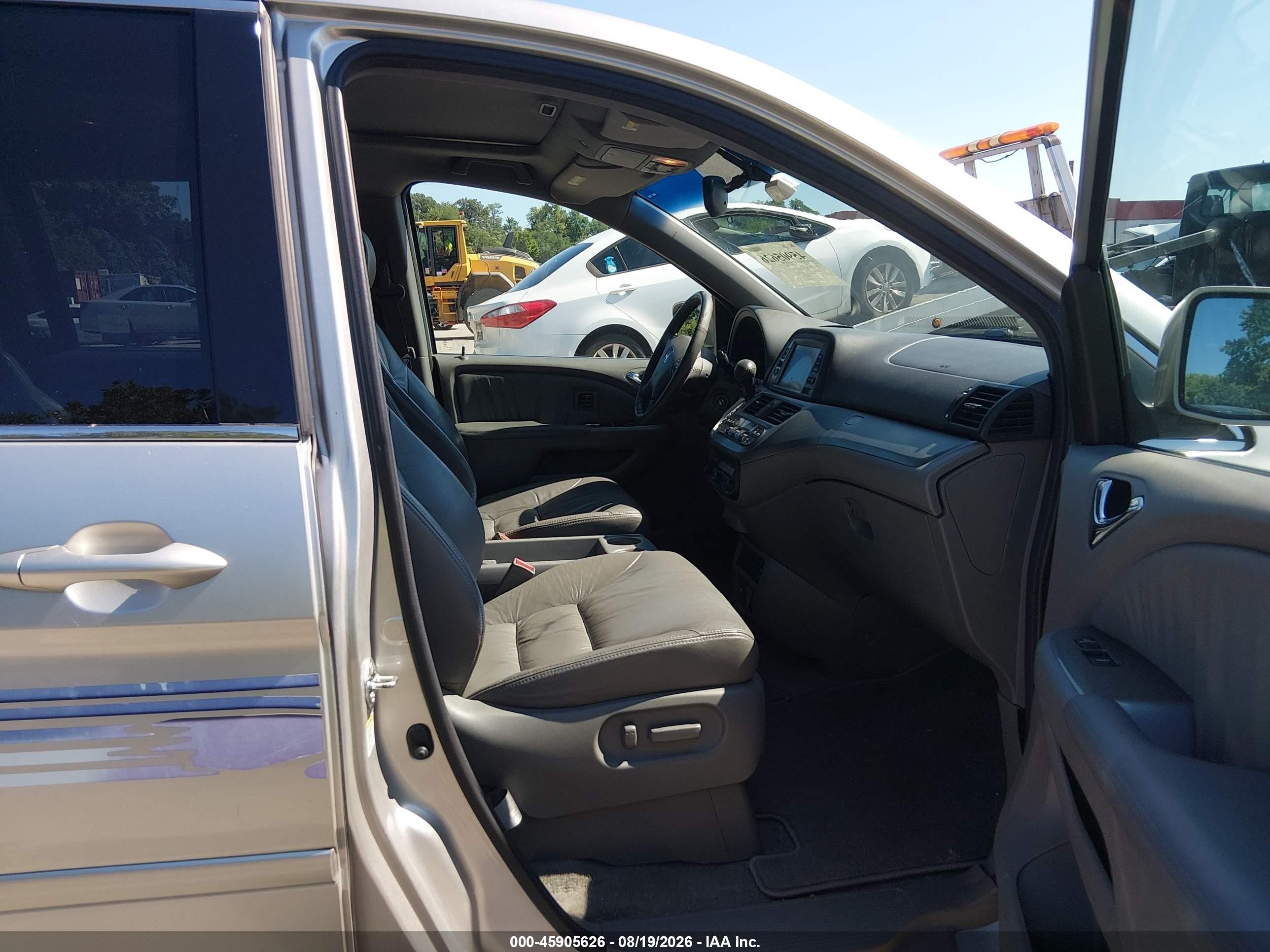 2009 Honda Odyssey Touring Silver vin: 5FNRL38809B026798