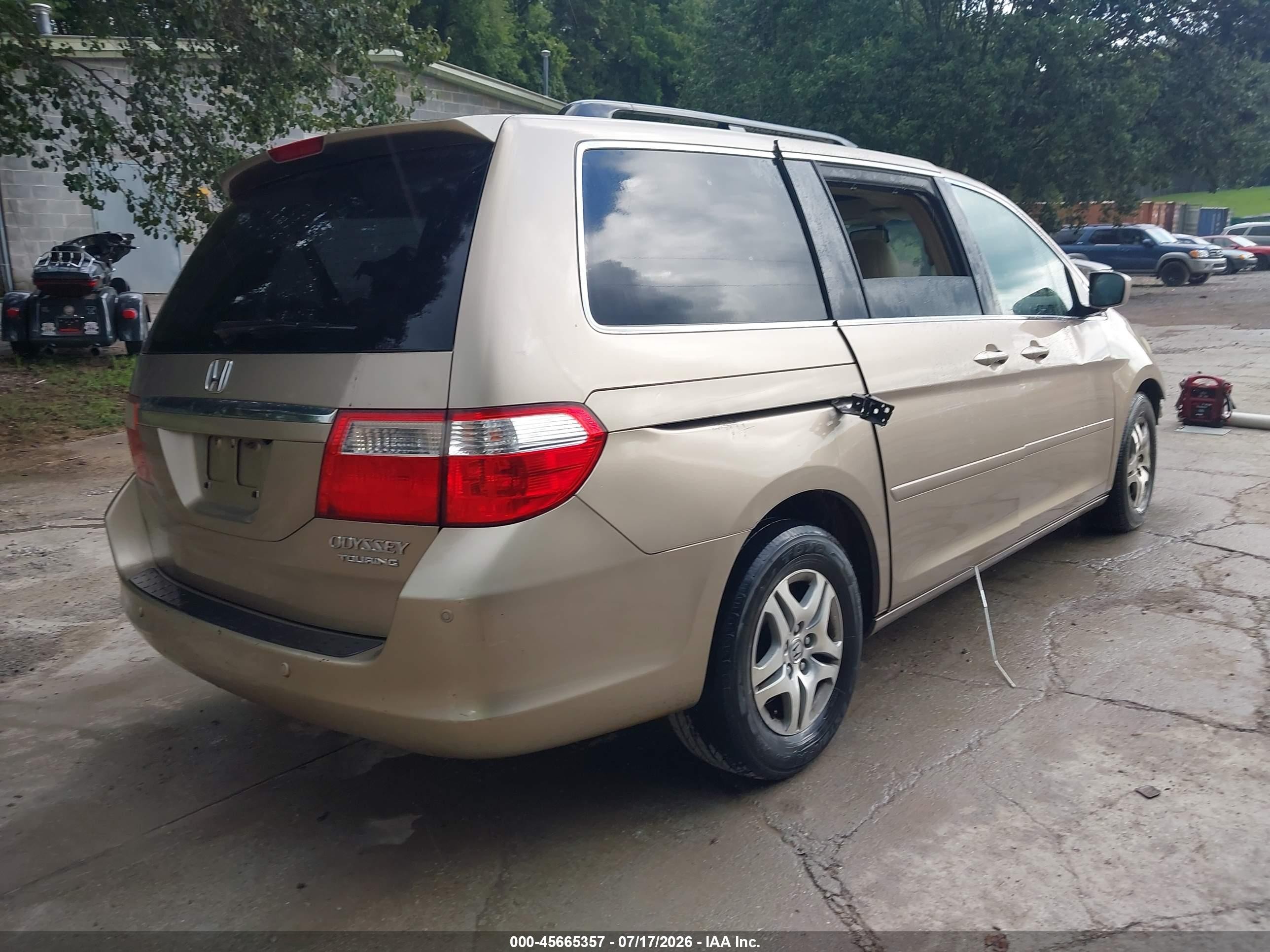 2005 Honda Odyssey Touring Gold vin: 5FNRL38815B019840