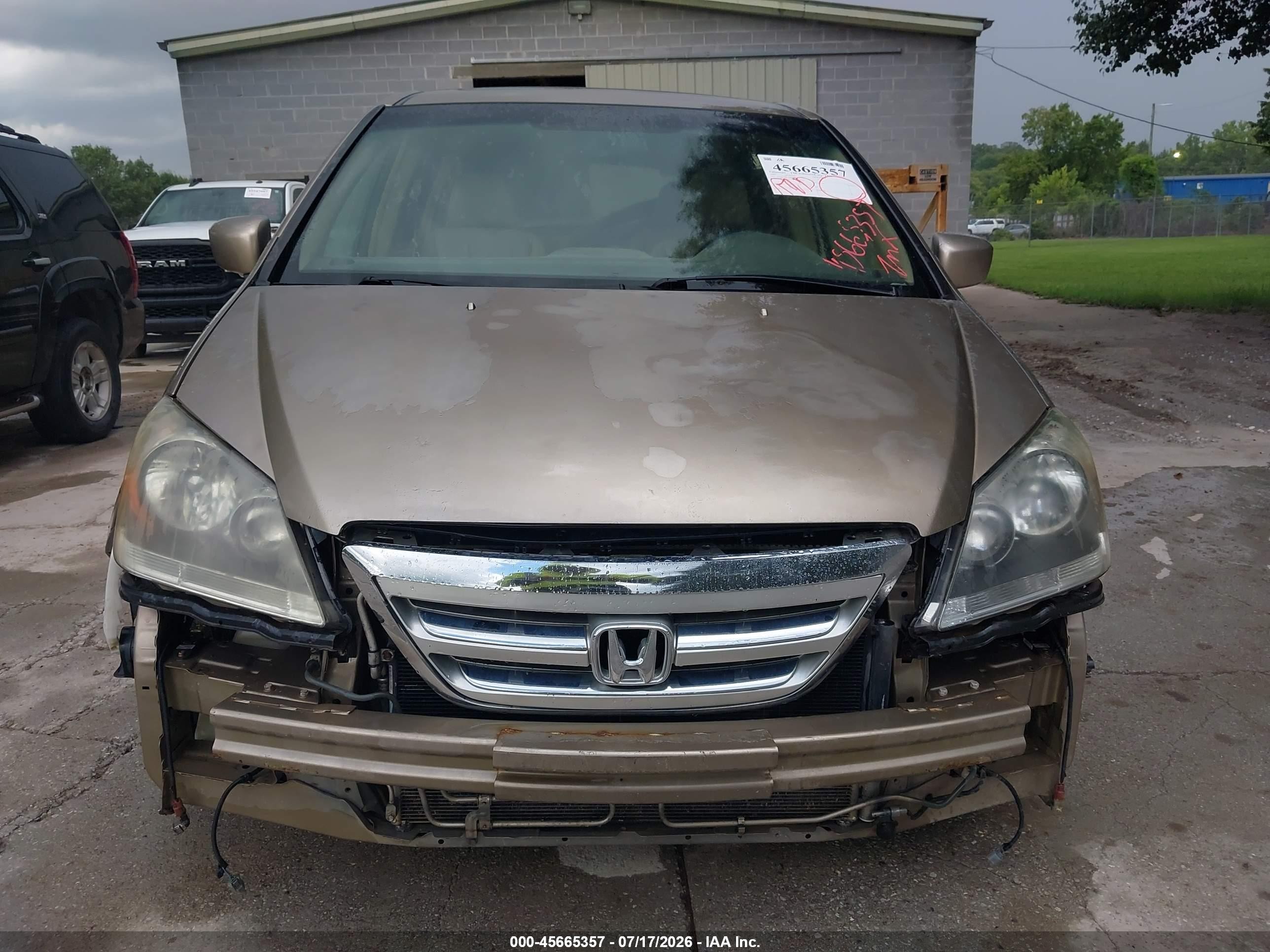 2005 Honda Odyssey Touring Gold vin: 5FNRL38815B019840