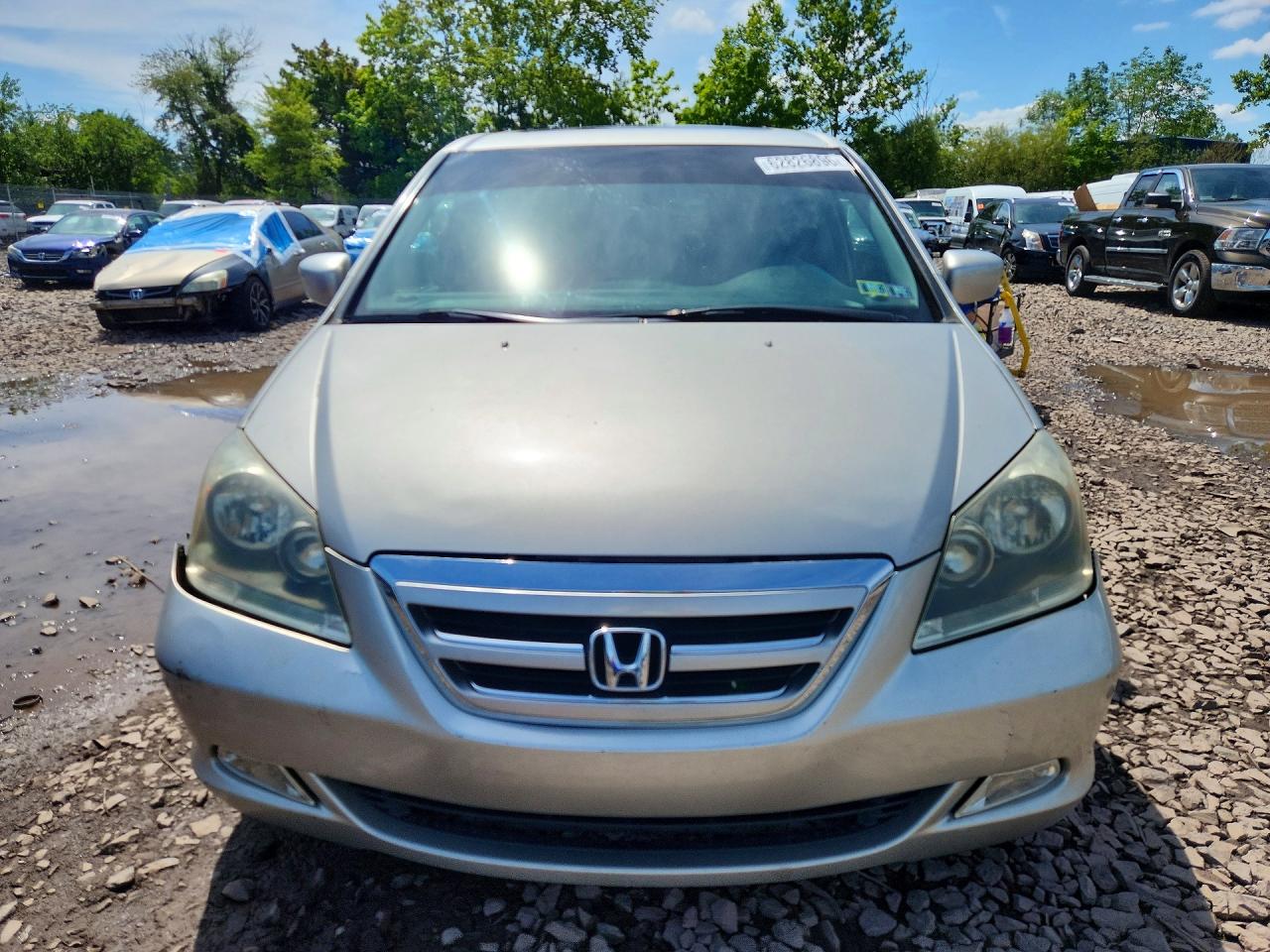 2005 Honda Odyssey Touring Silver vin: 5FNRL38815B077673