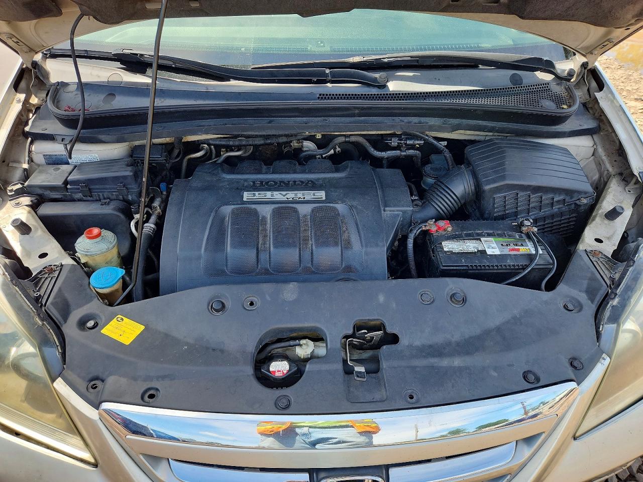 2005 Honda Odyssey Touring Silver vin: 5FNRL38815B077673
