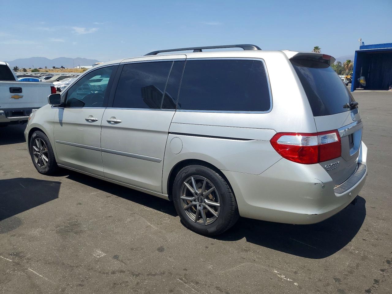 2007 Honda Odyssey Touring Silver vin: 5FNRL38817B027505