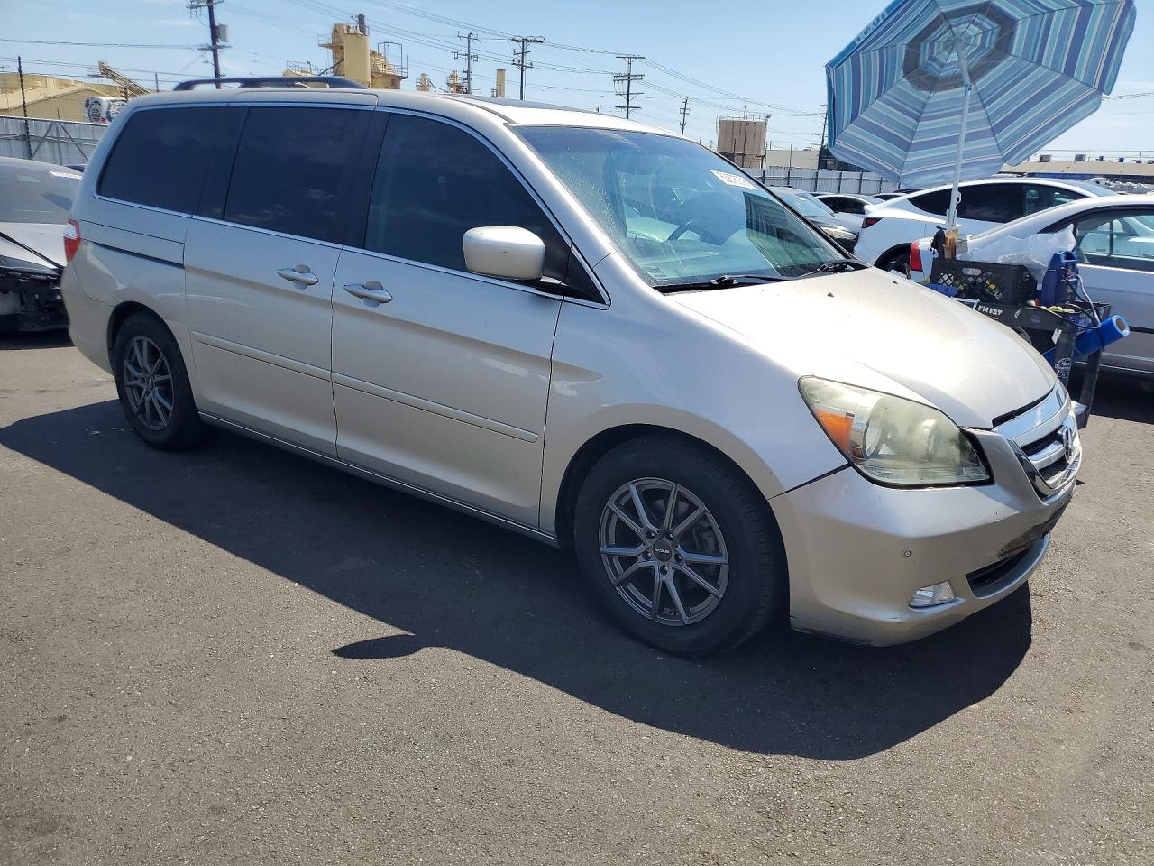 2007 Honda Odyssey Touring Silver vin: 5FNRL38817B027505