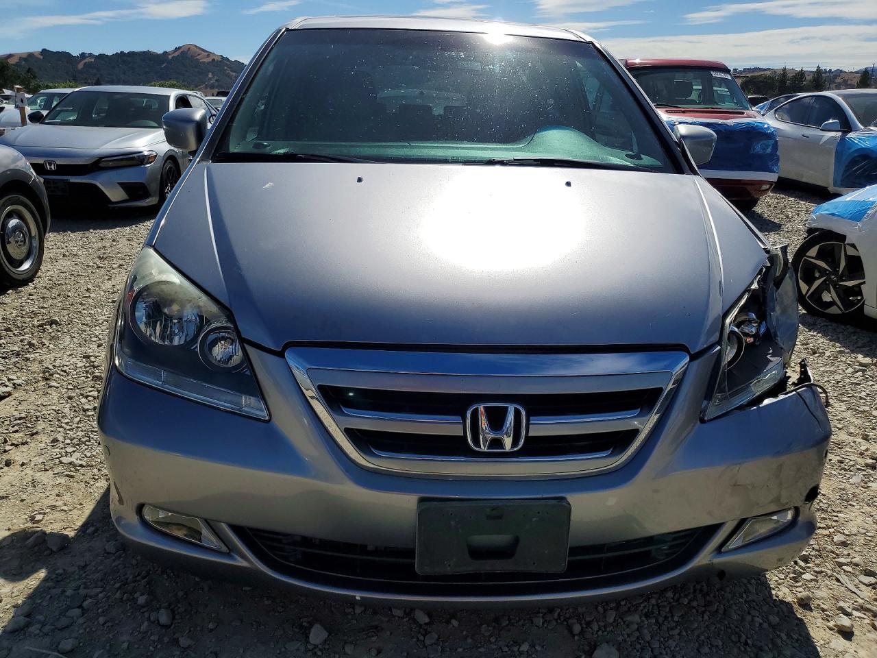 2005 Honda Odyssey Touring Silver vin: 5FNRL38825B075303