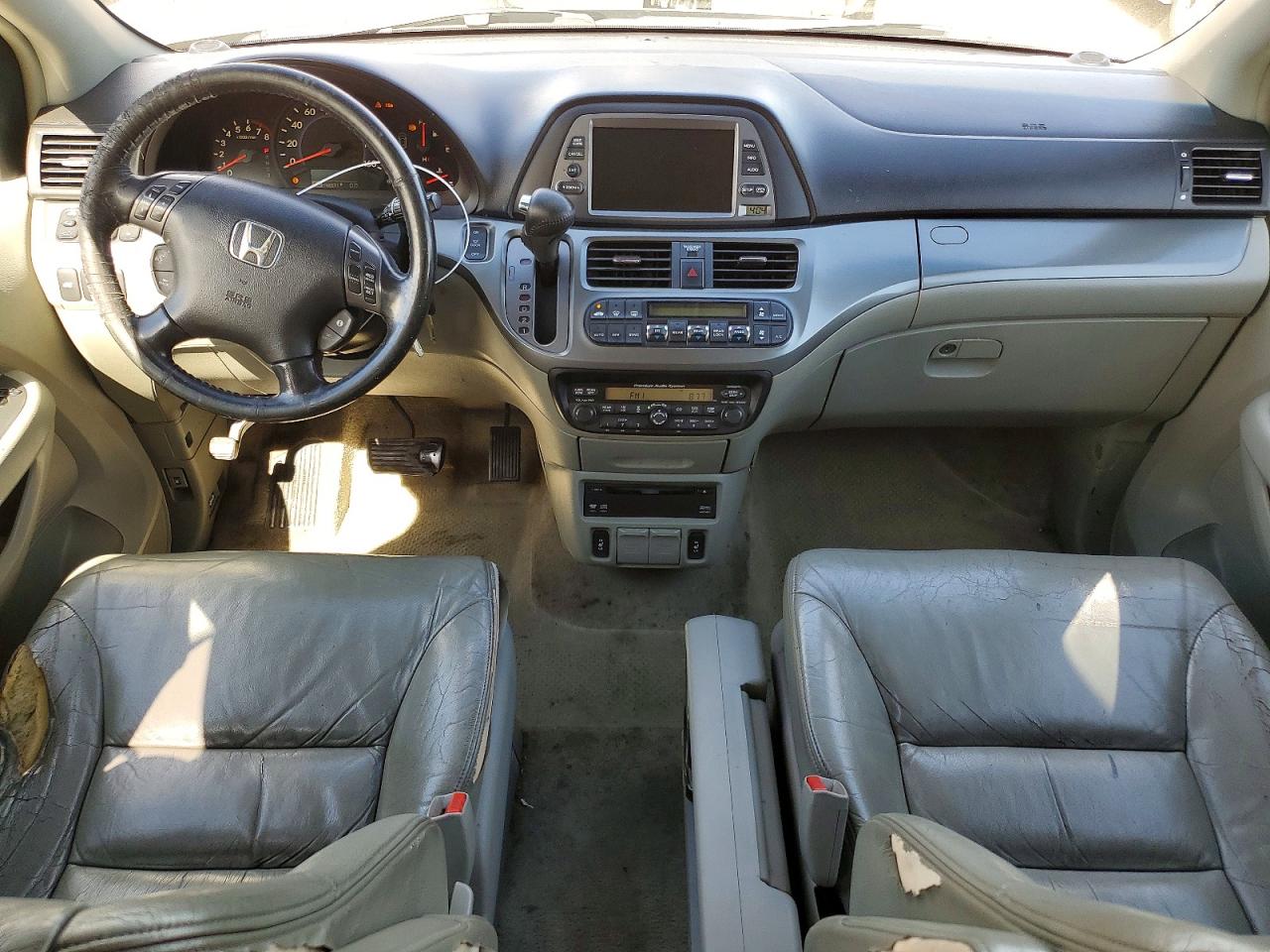 2005 Honda Odyssey Touring Silver vin: 5FNRL38825B075303