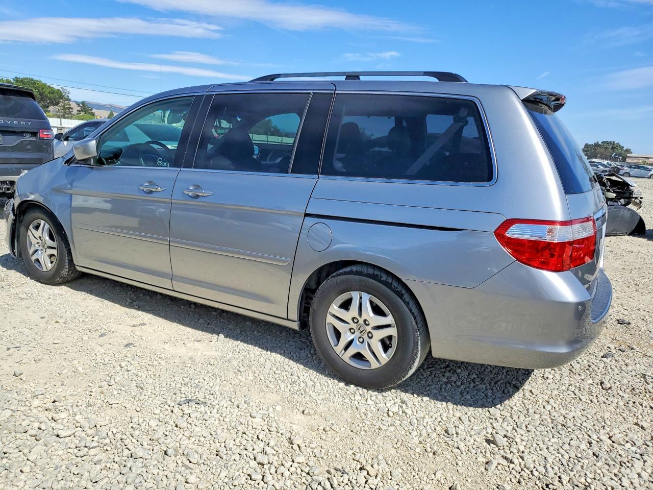 2005 Honda Odyssey Touring Silver vin: 5FNRL38825B075303