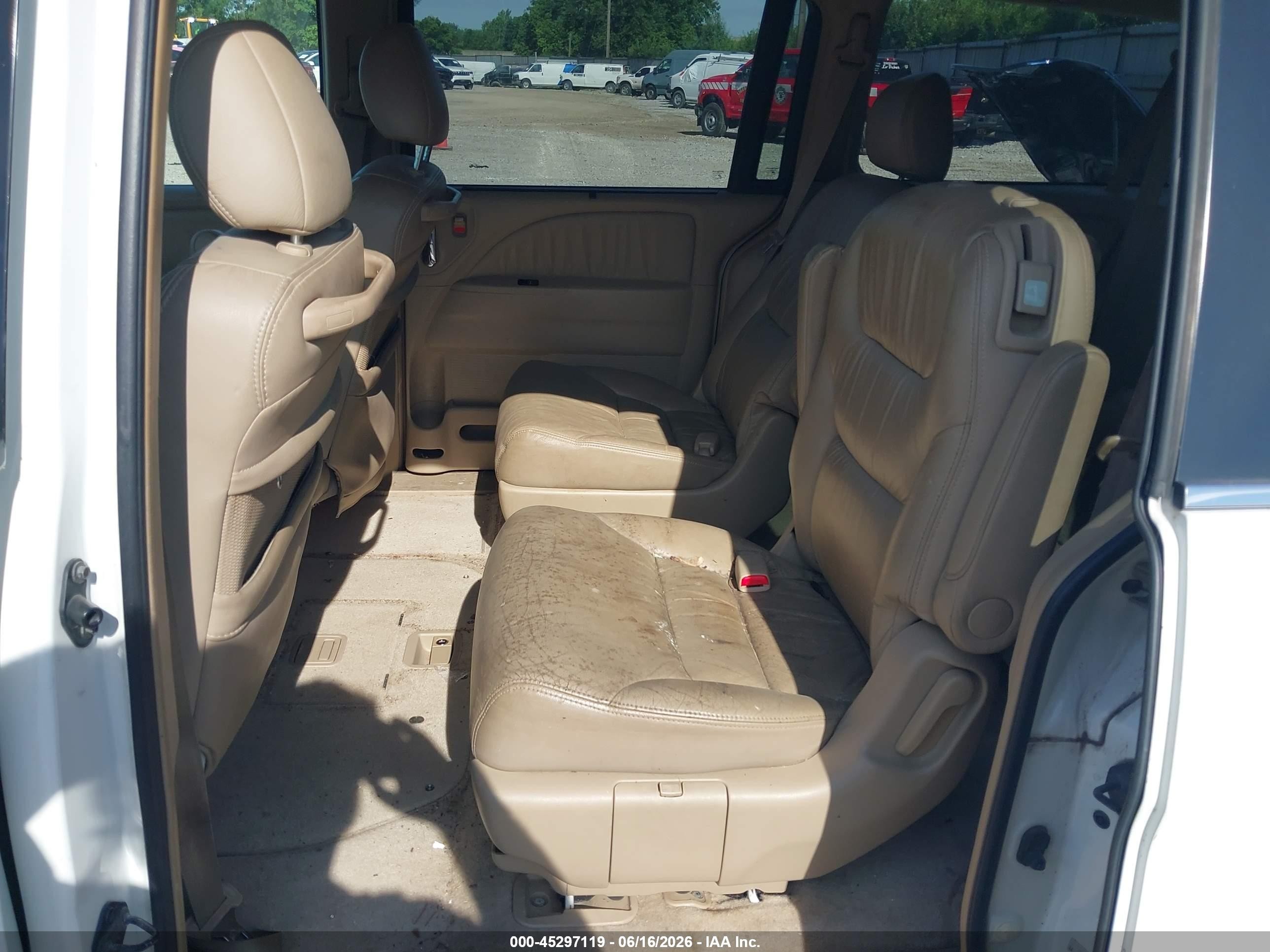 2006 Honda Odyssey Touring White vin: 5FNRL38836B112506