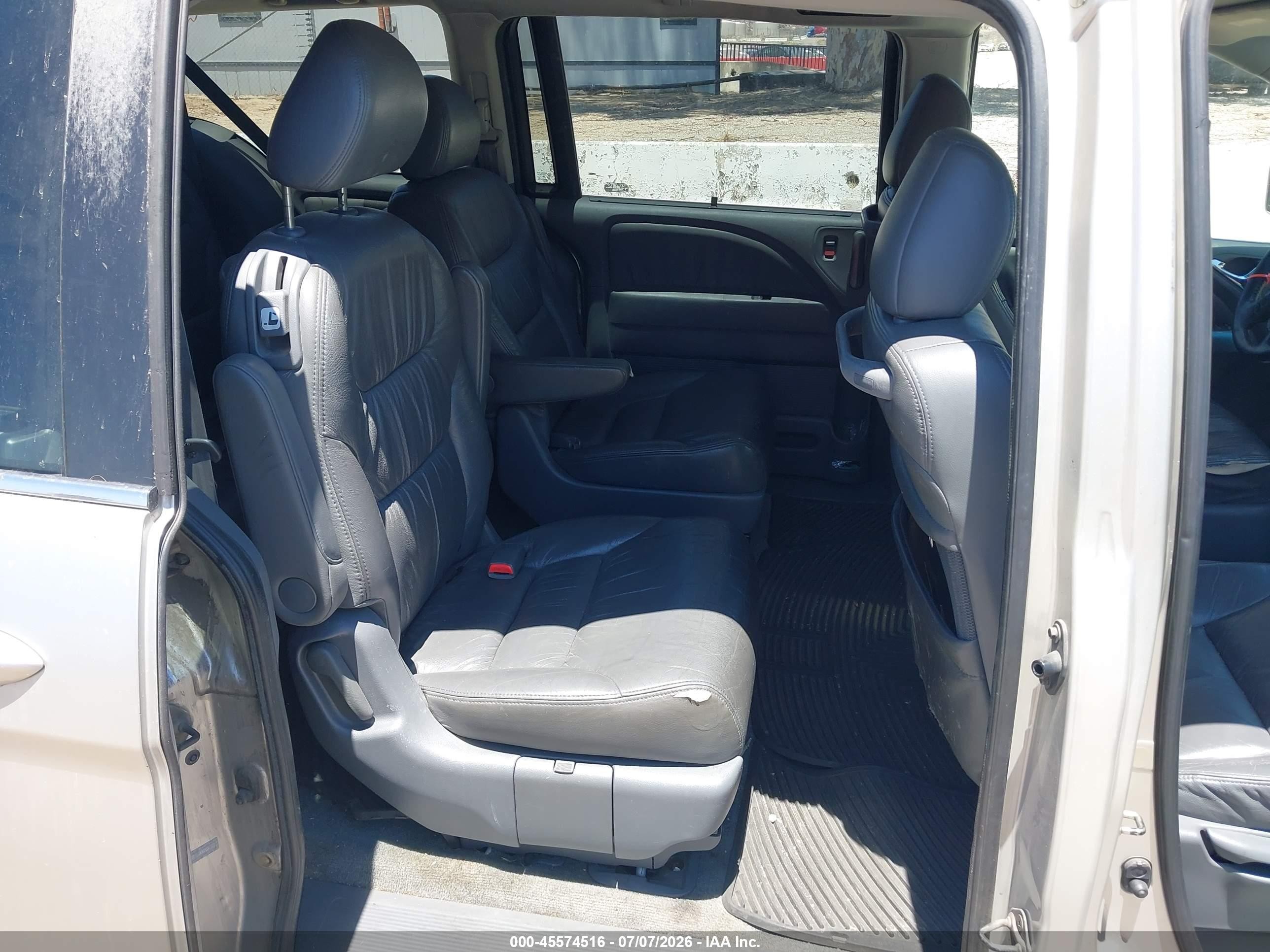2007 Honda Odyssey Touring Silver vin: 5FNRL38847B036909