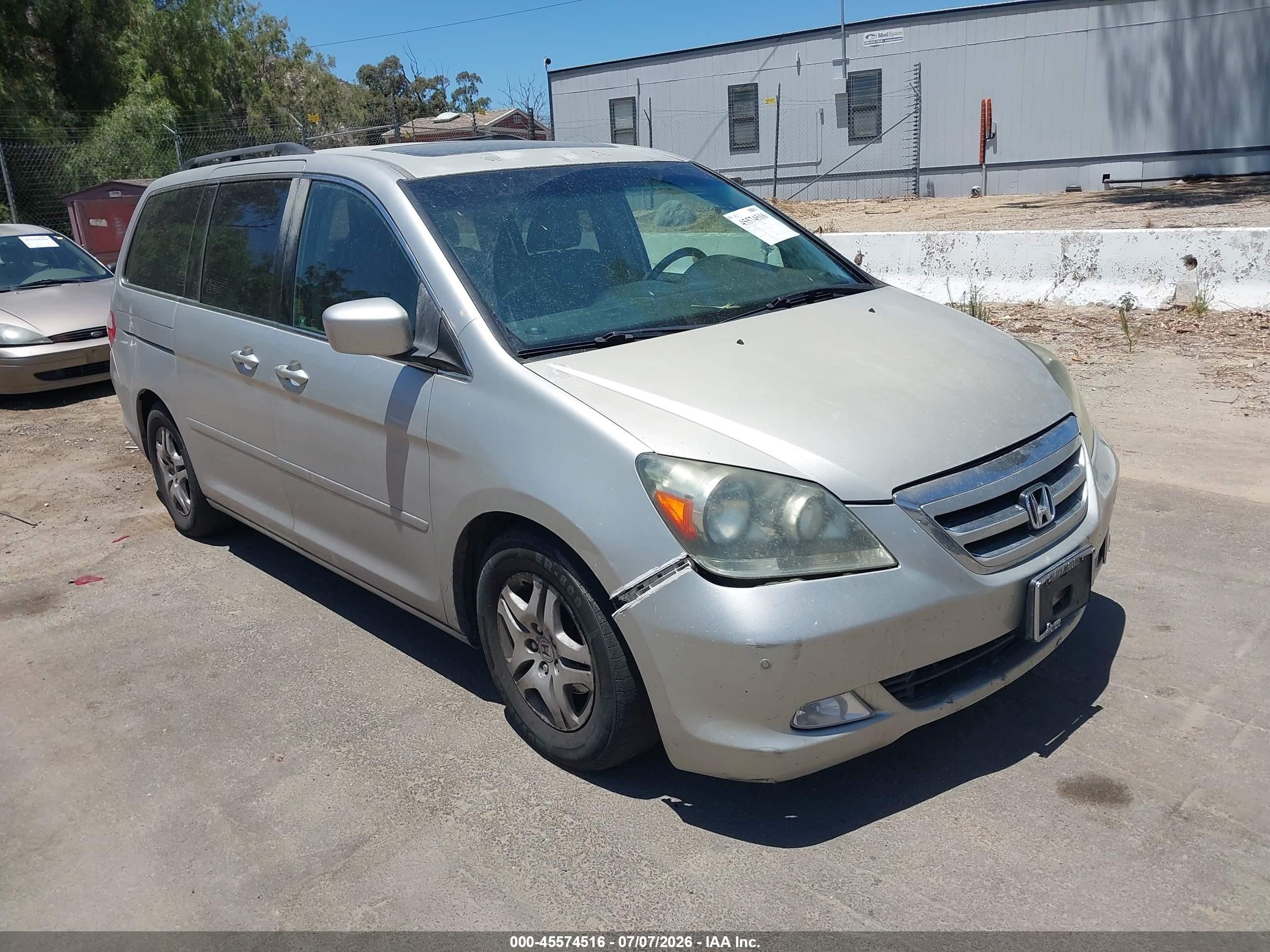 2007 Honda Odyssey Touring Silver vin: 5FNRL38847B036909