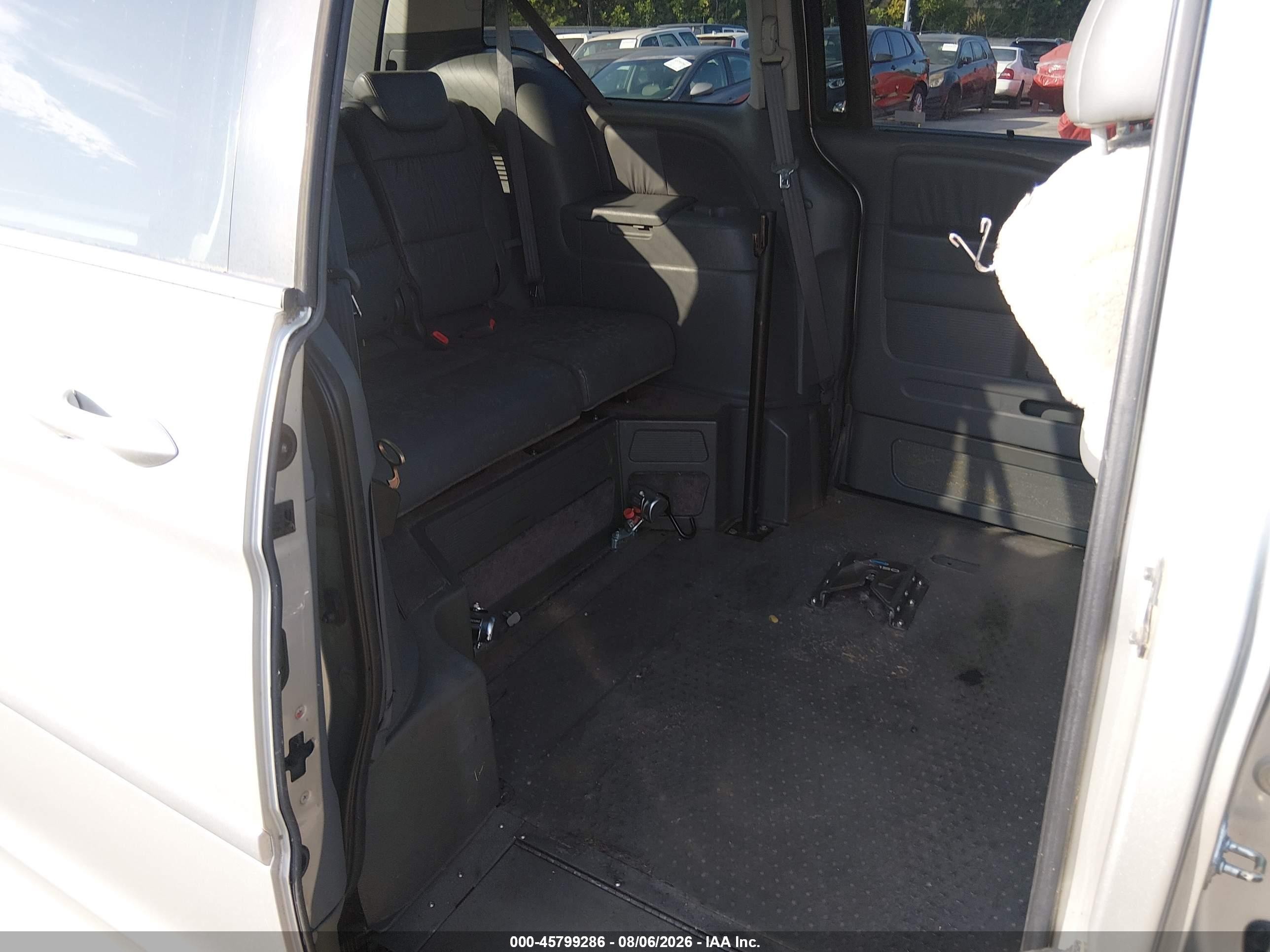 2007 Honda Odyssey Touring Silver vin: 5FNRL38847B057520