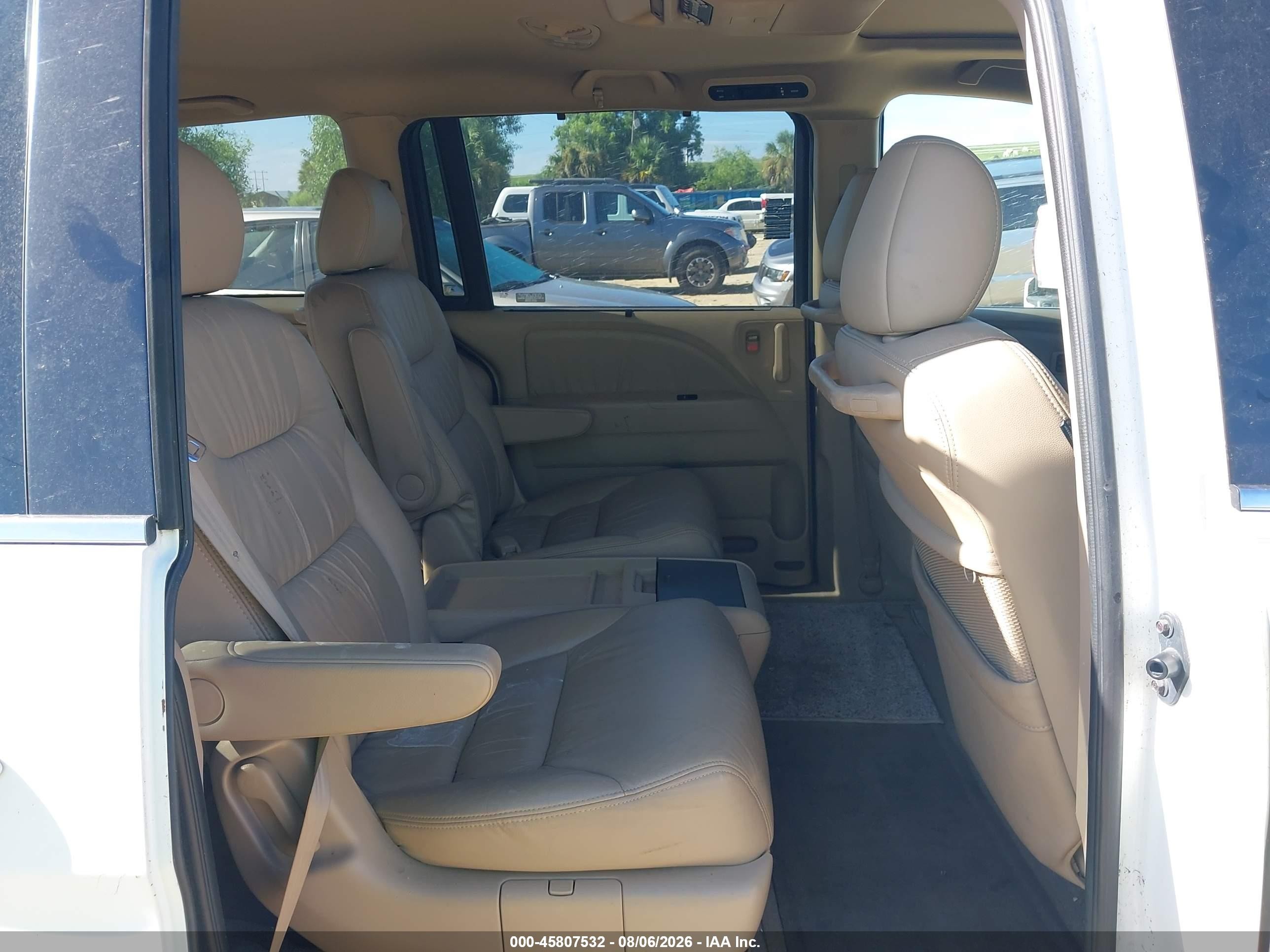 2007 Honda Odyssey Touring White vin: 5FNRL38847B069697