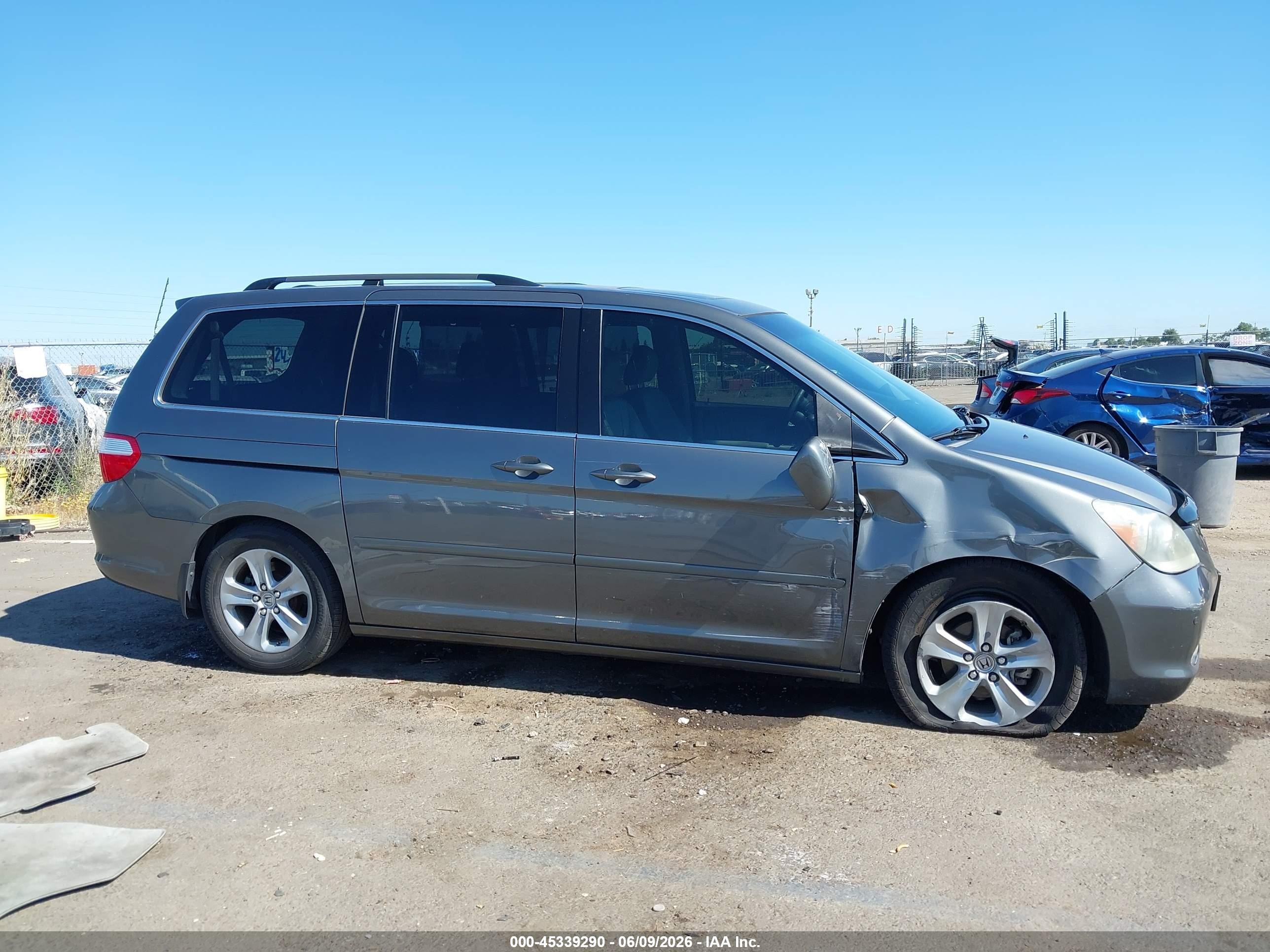 2007 Honda Odyssey Touring Gray vin: 5FNRL38847B124195