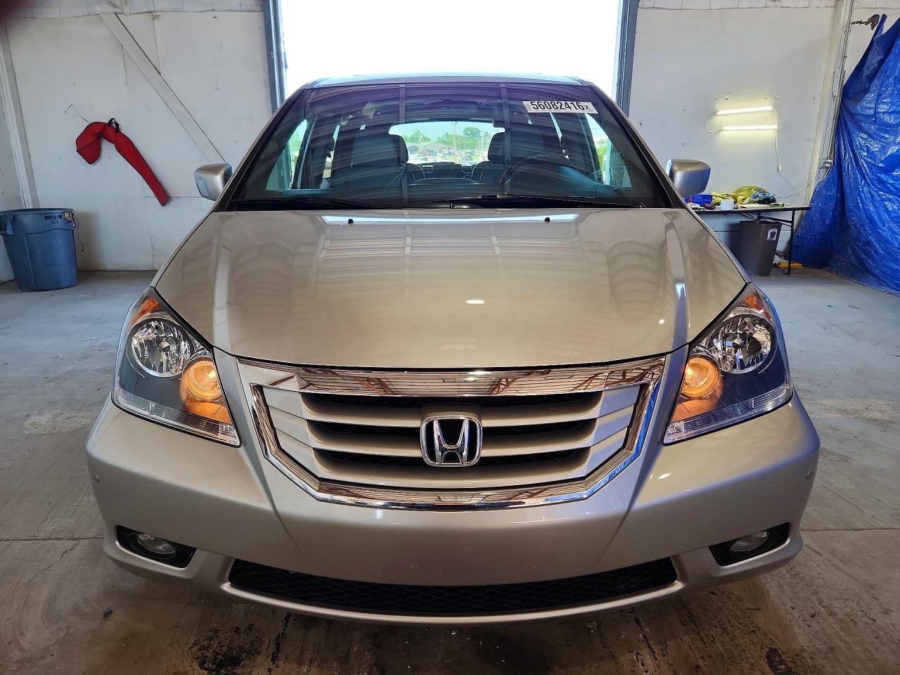 2008 Honda Odyssey Touring Silver vin: 5FNRL38848B010165