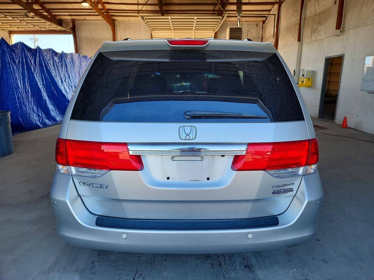 2008 Honda Odyssey Touring Silver vin: 5FNRL38848B010165