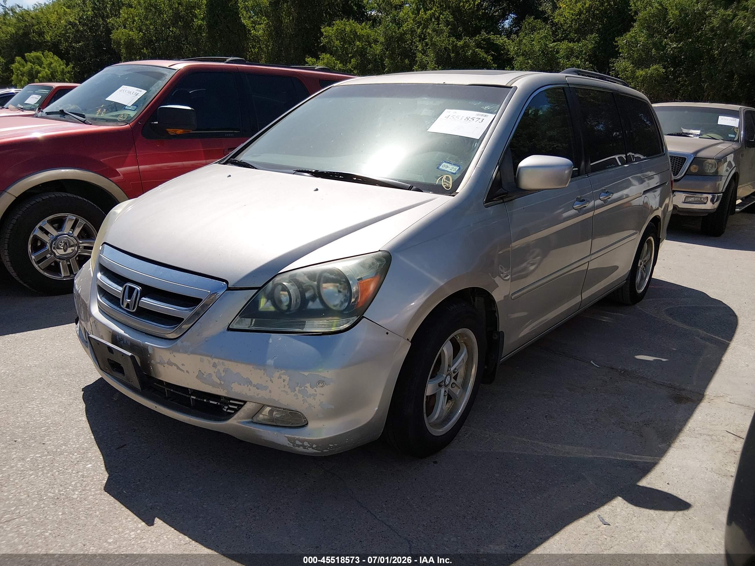 2006 Honda Odyssey Touring Silver vin: 5FNRL38856B053815