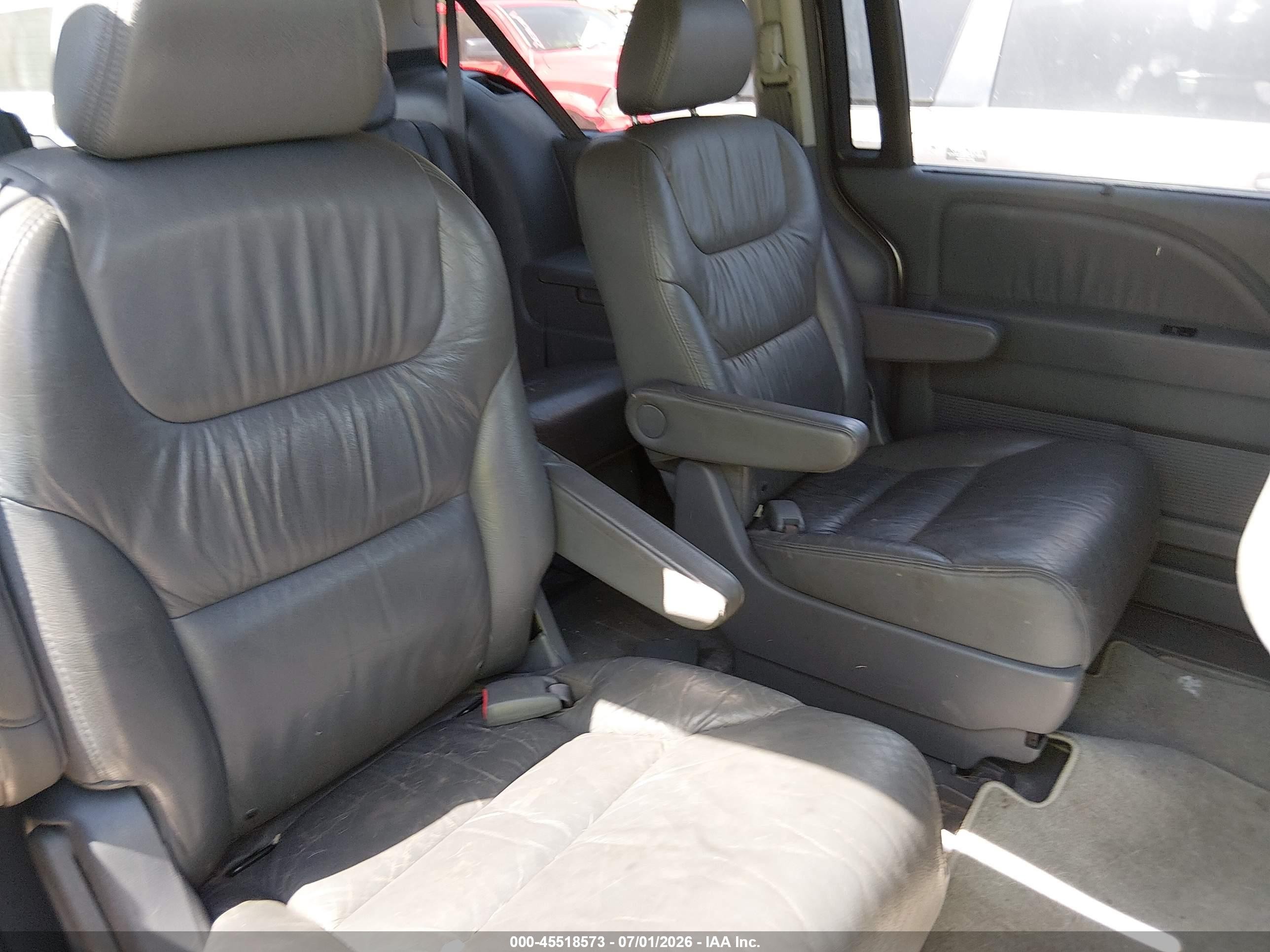 2006 Honda Odyssey Touring Silver vin: 5FNRL38856B053815