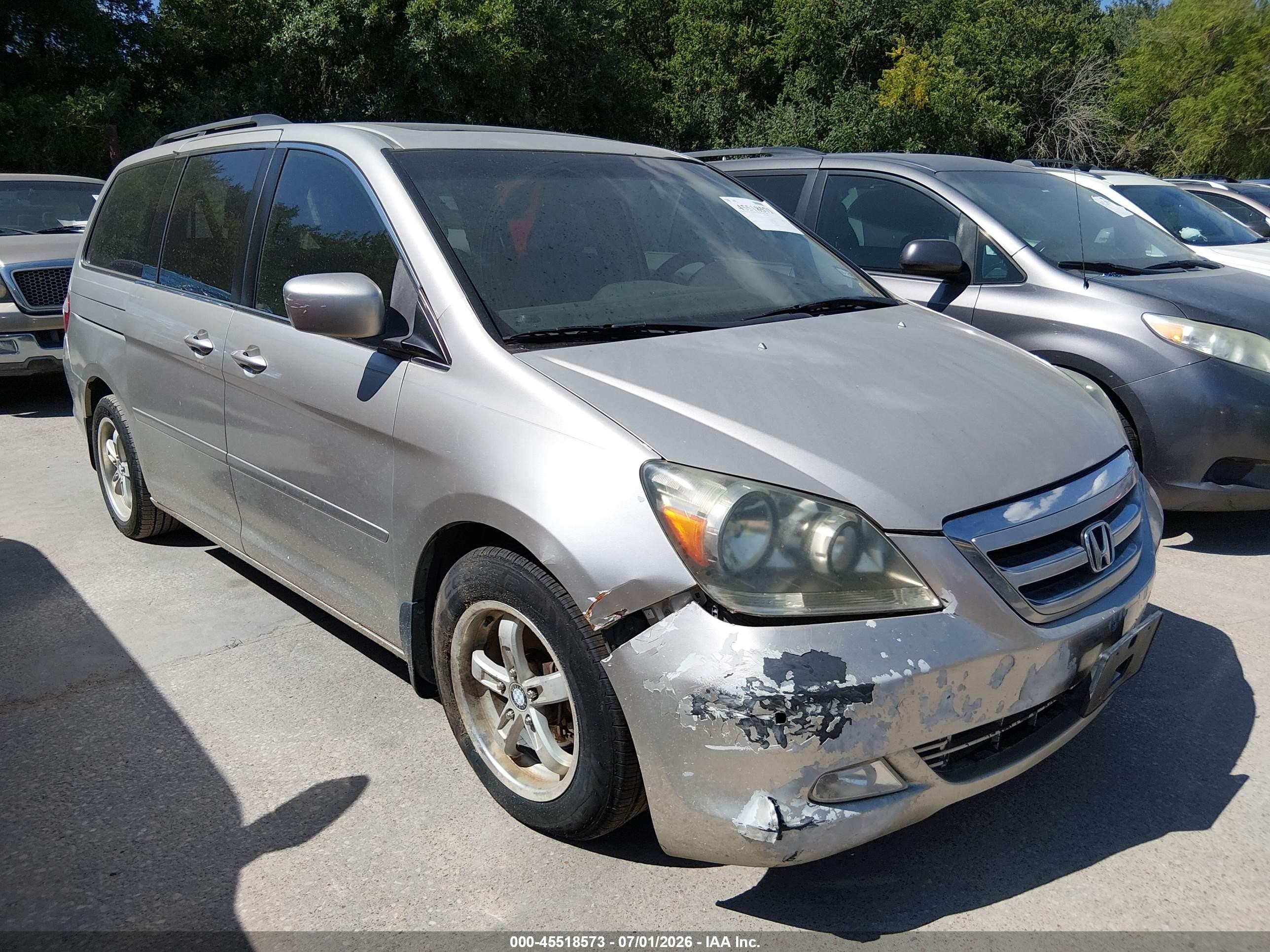 2006 Honda Odyssey Touring Silver vin: 5FNRL38856B053815
