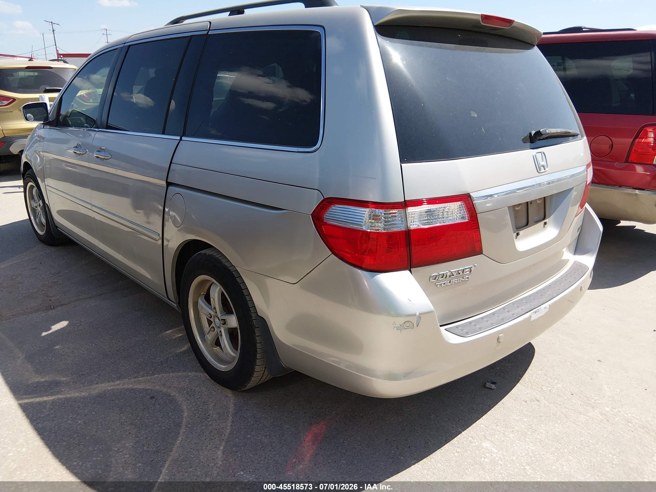 2006 Honda Odyssey Touring Silver vin: 5FNRL38856B053815
