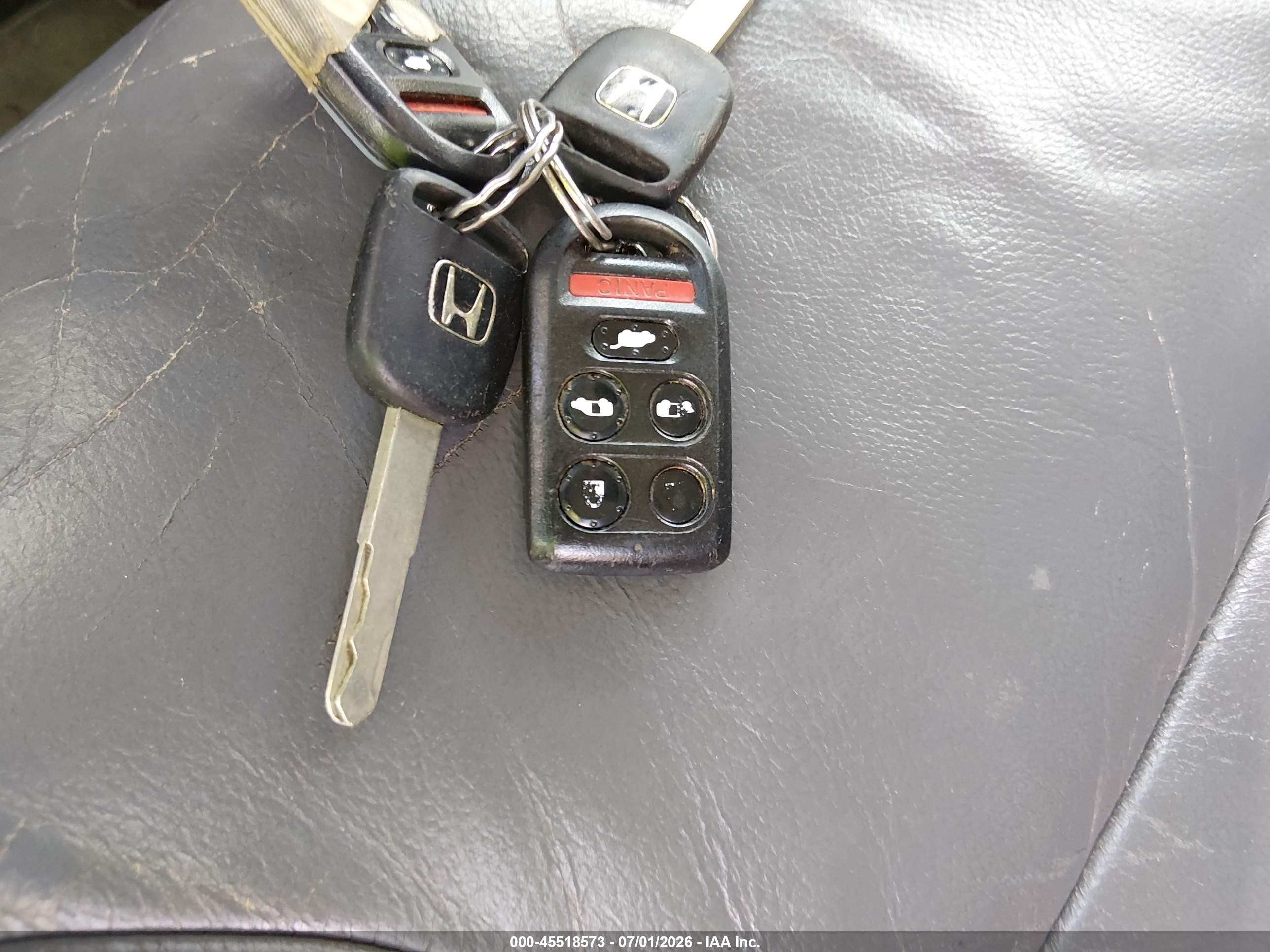 2006 Honda Odyssey Touring Silver vin: 5FNRL38856B053815
