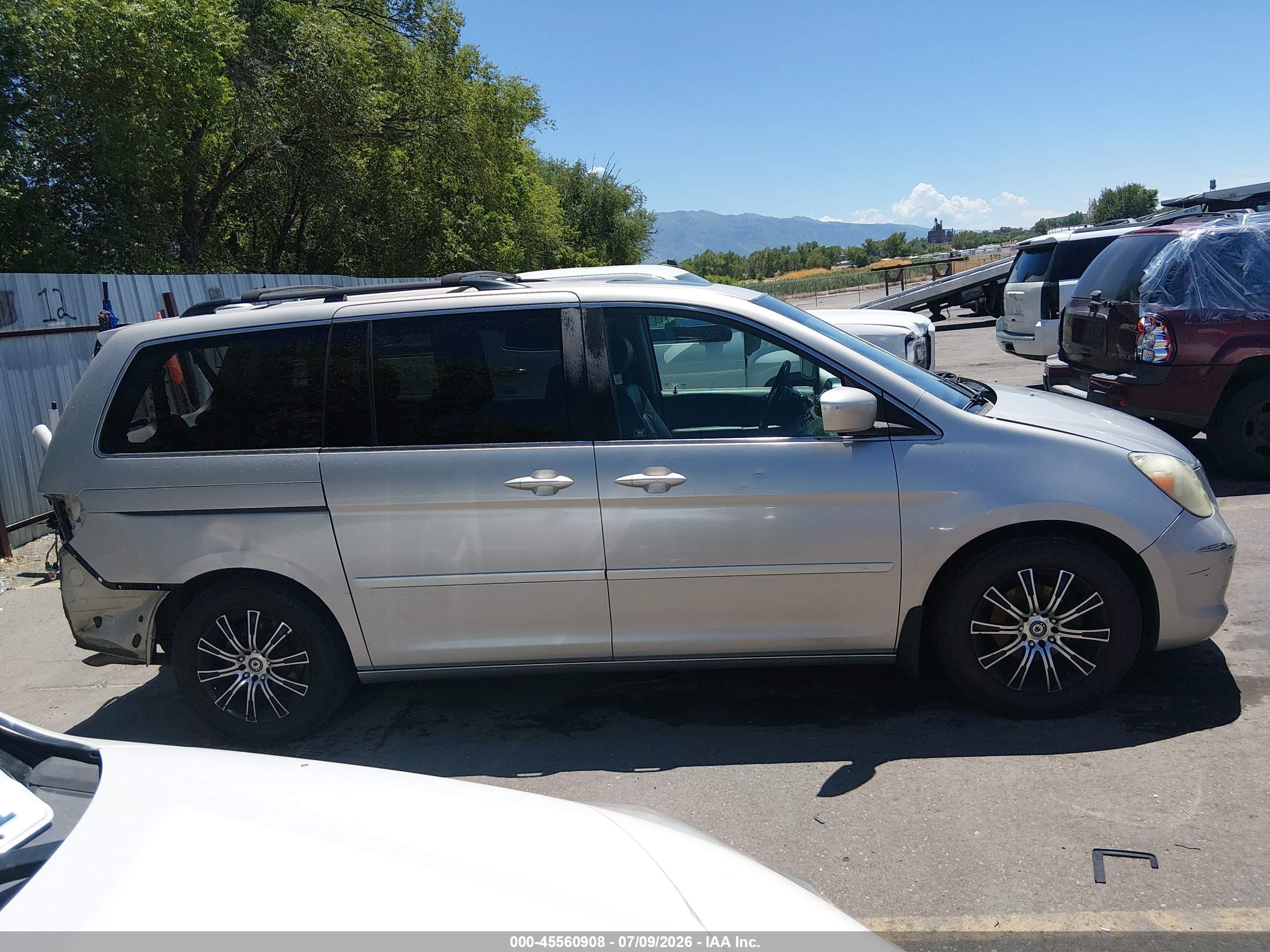 2006 Honda Odyssey Touring Beige vin: 5FNRL38856B067293