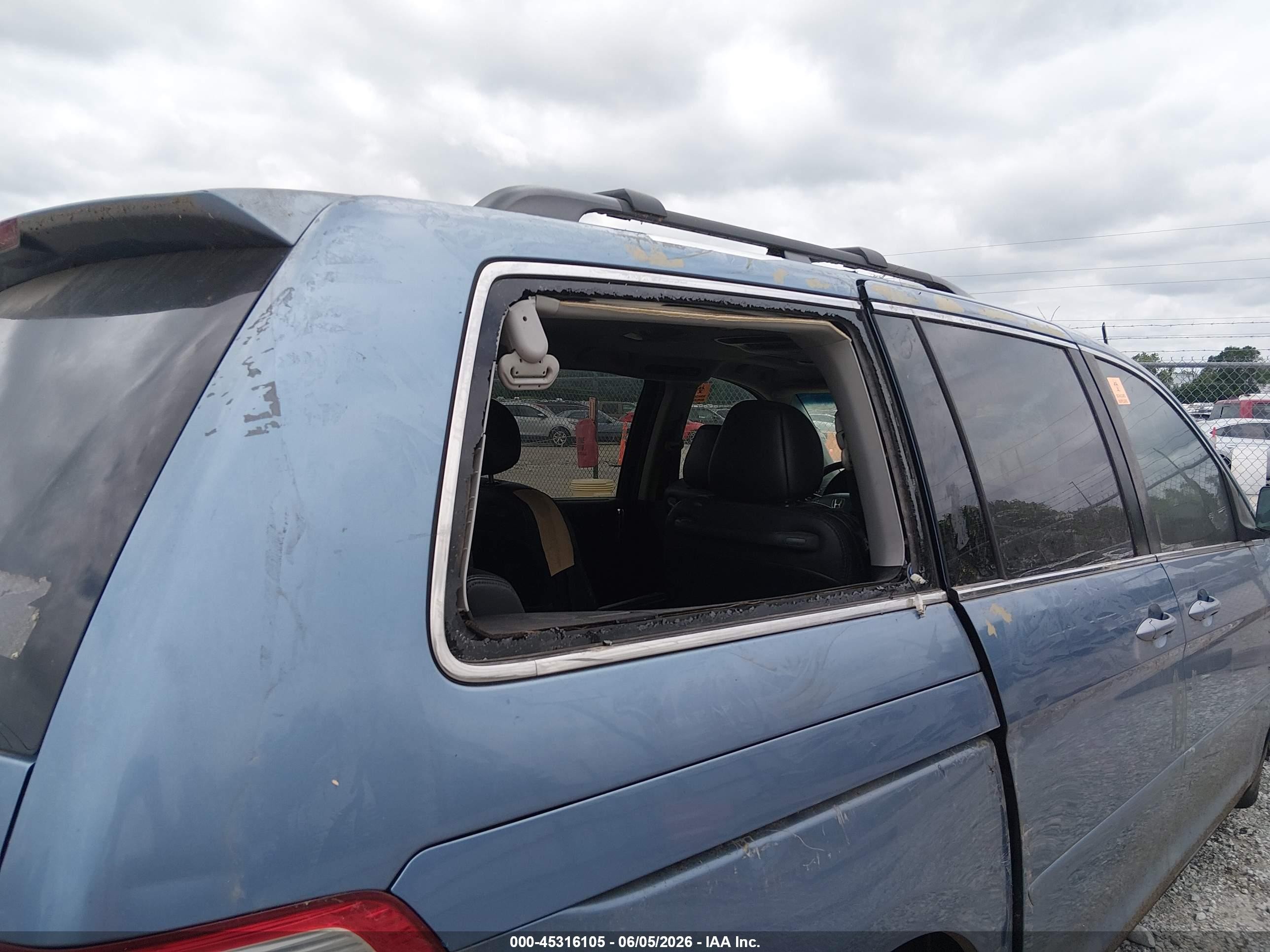 2006 Honda Odyssey Touring Blue vin: 5FNRL38856B122941