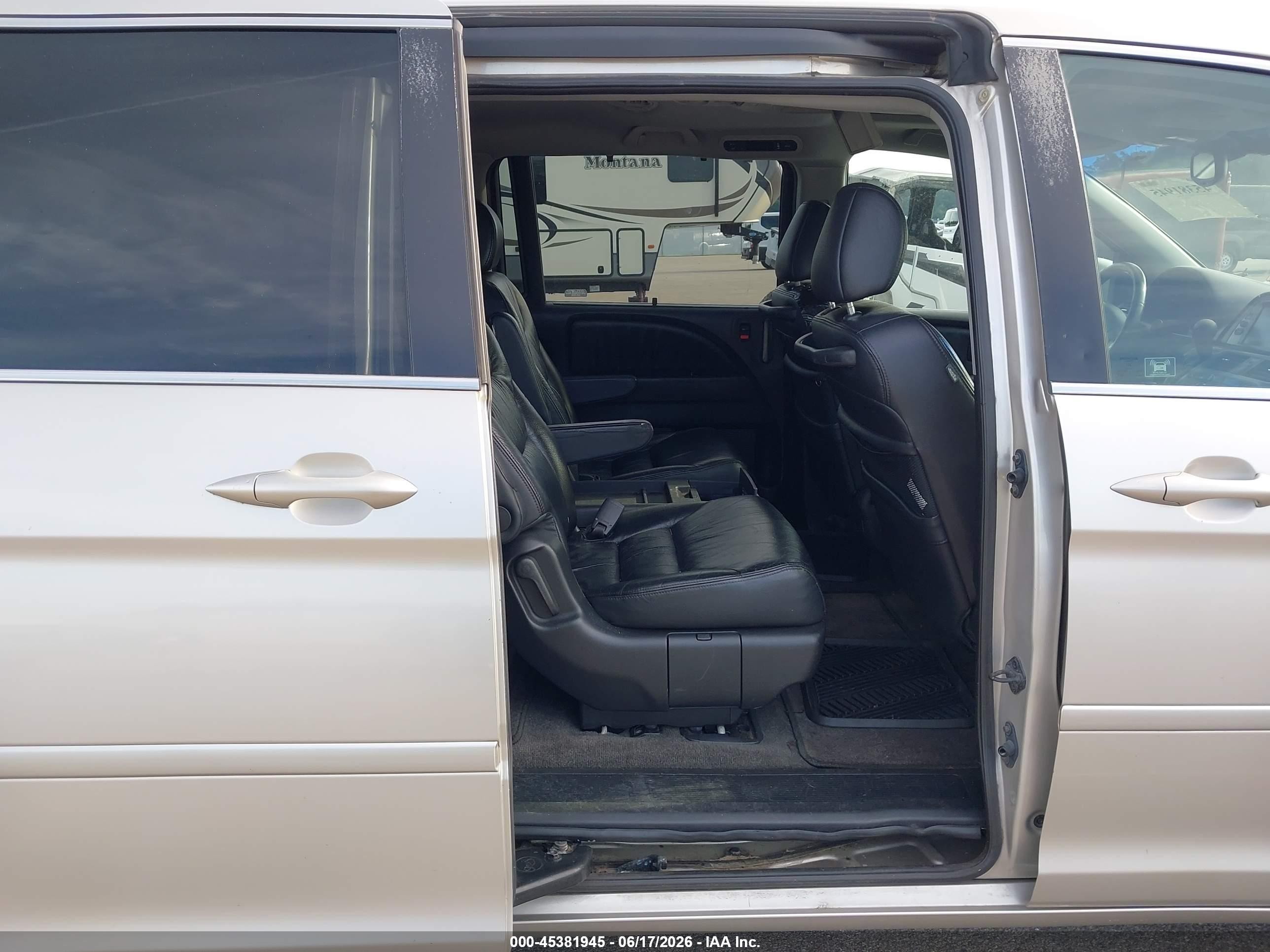 2007 Honda Odyssey Touring Silver vin: 5FNRL38857B124898