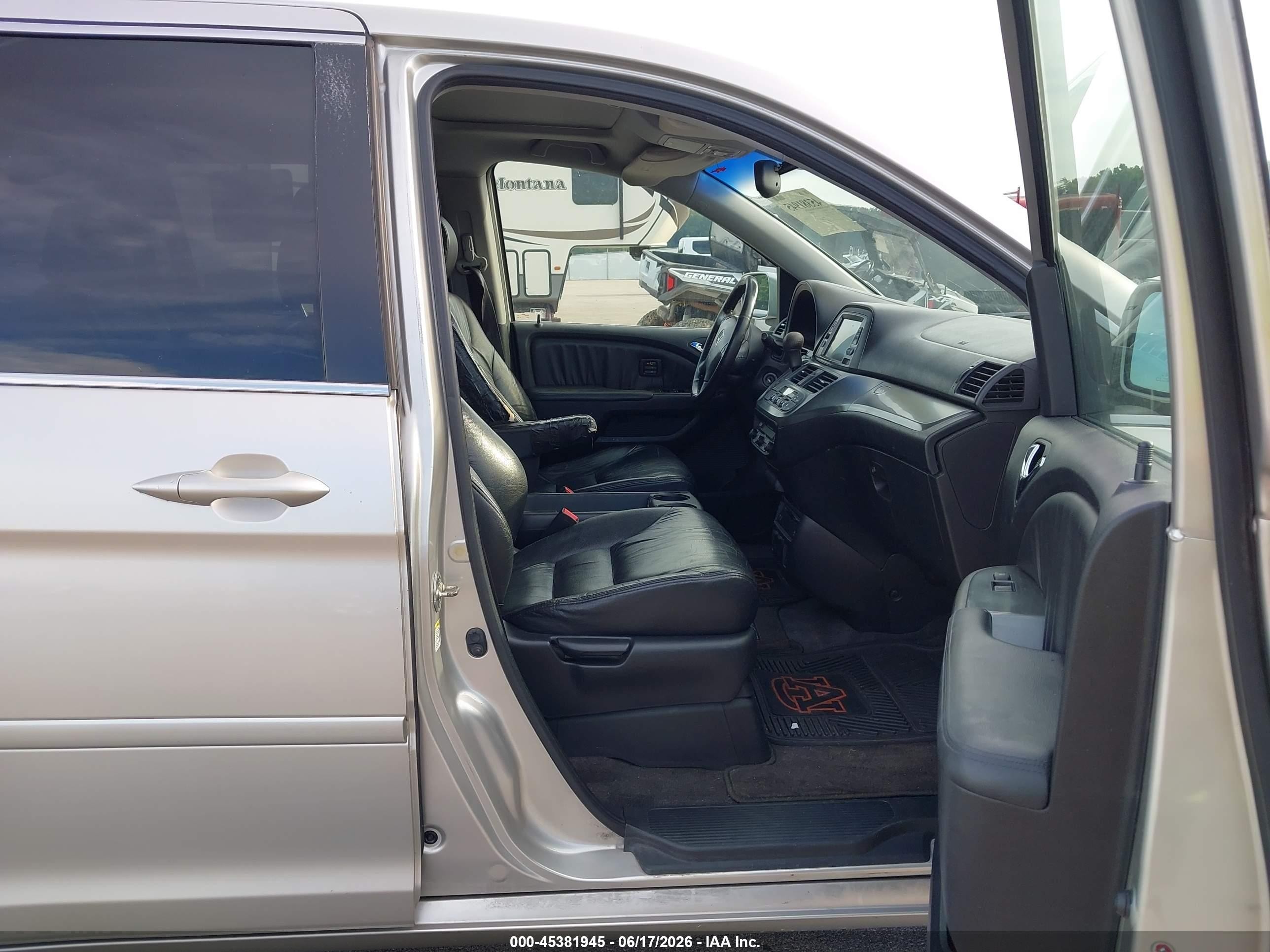 2007 Honda Odyssey Touring Silver vin: 5FNRL38857B124898