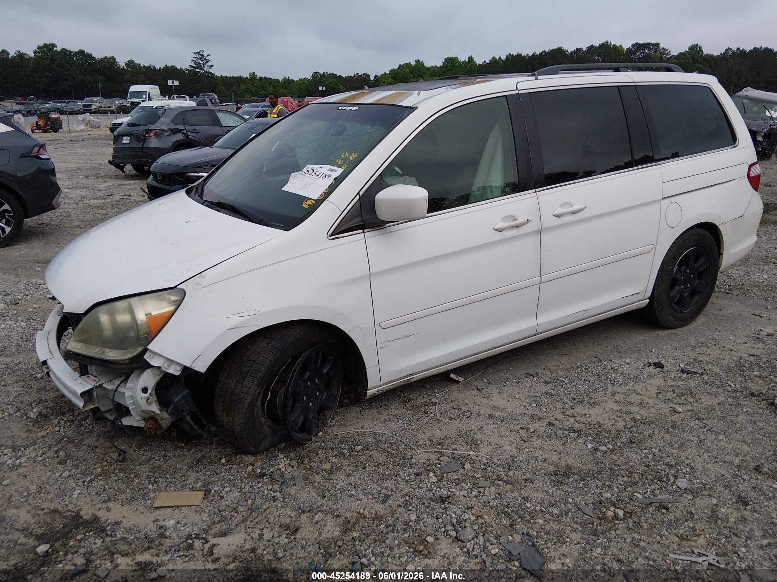 2006 Honda Odyssey Touring White vin: 5FNRL38866B005689