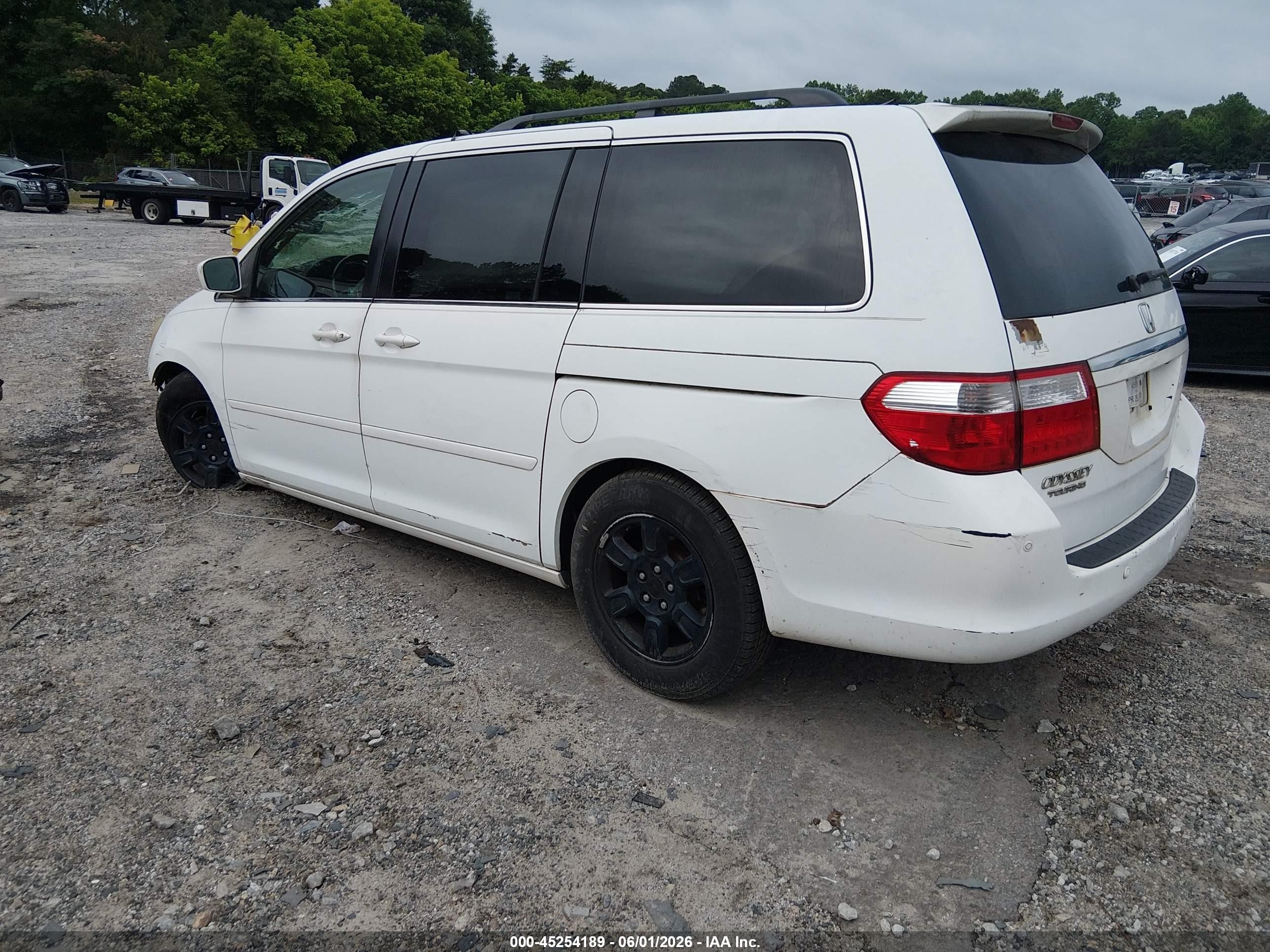 2006 Honda Odyssey Touring White vin: 5FNRL38866B005689