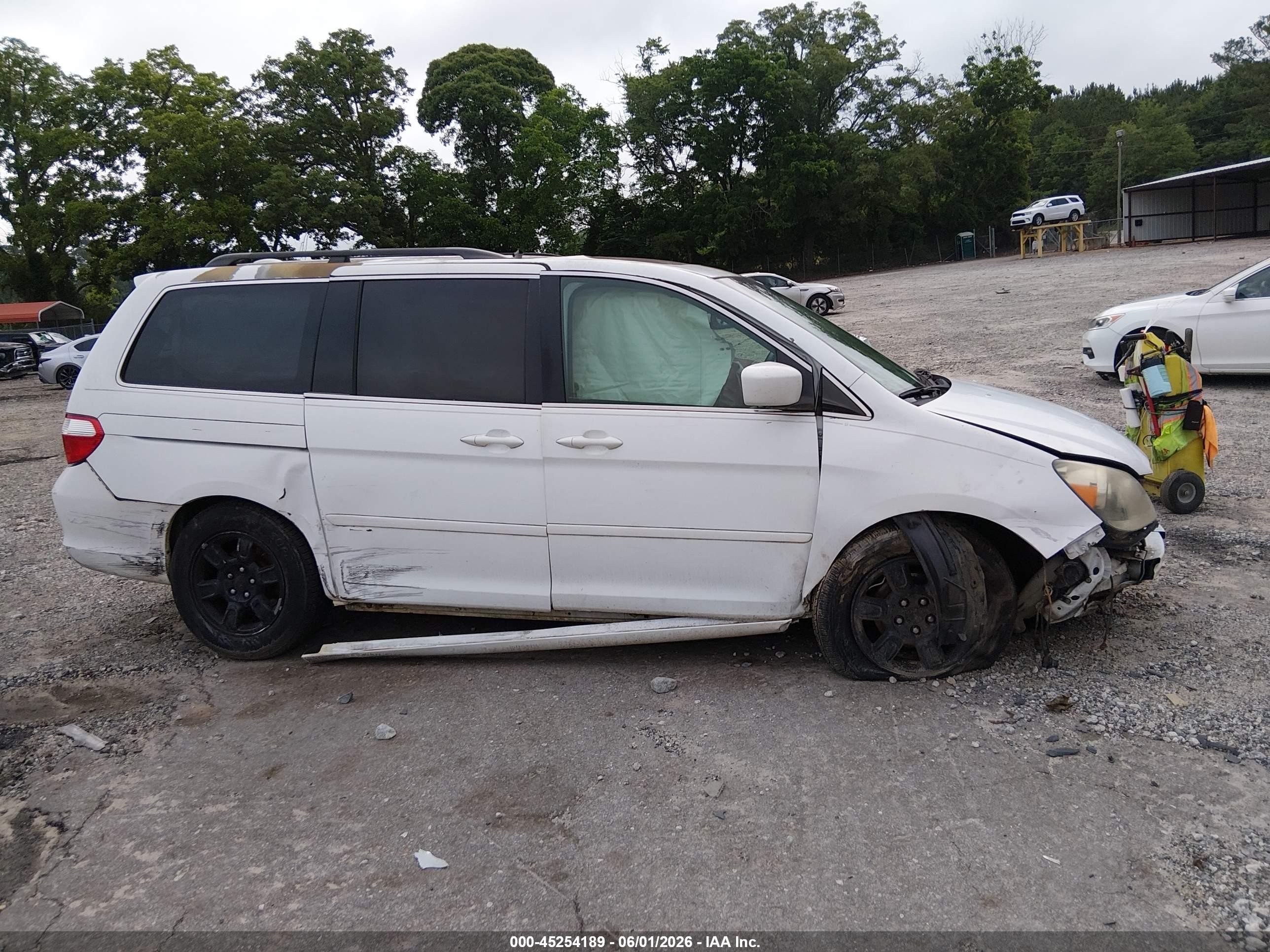 2006 Honda Odyssey Touring White vin: 5FNRL38866B005689