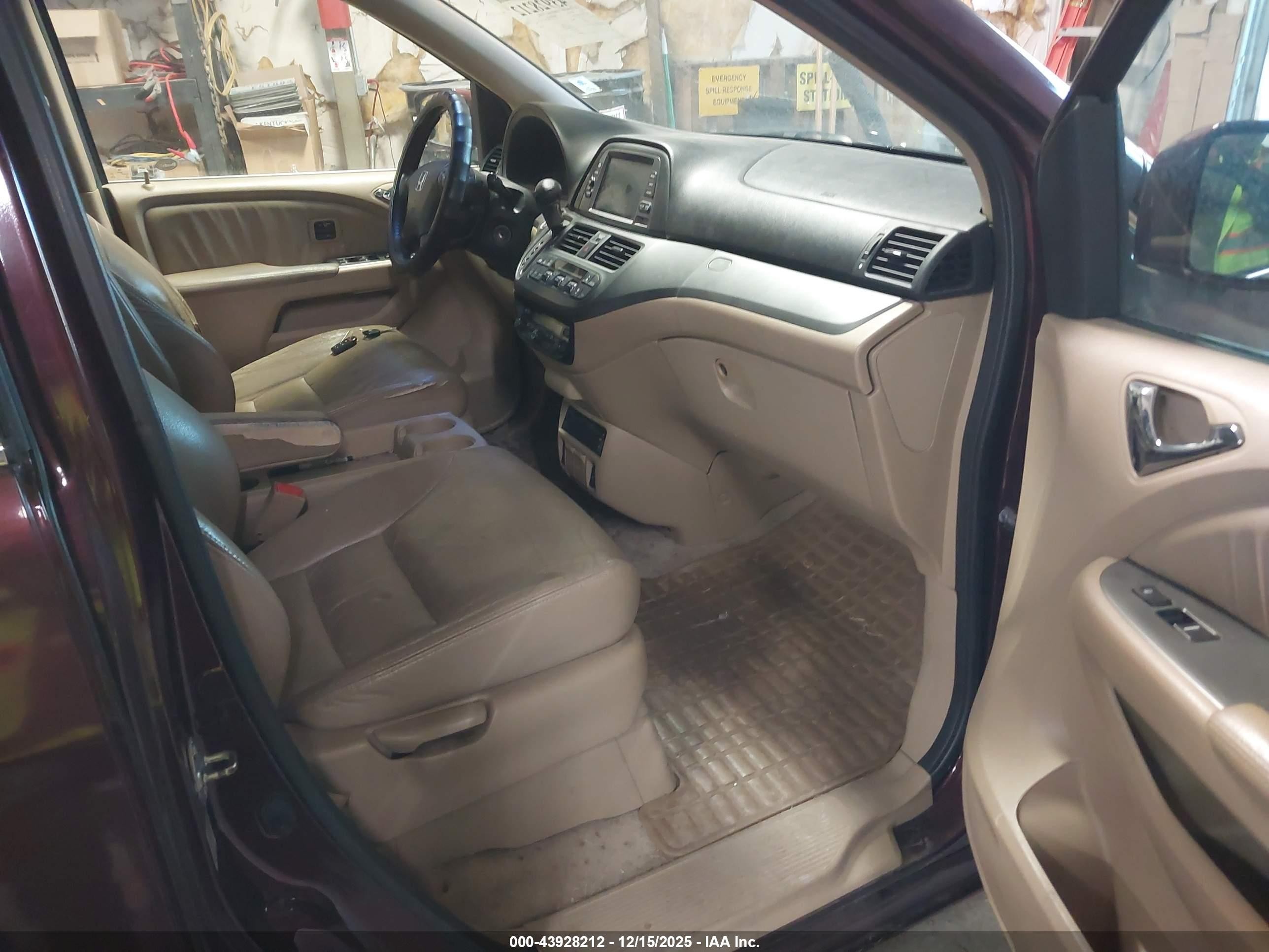 2007 Honda Odyssey Touring Maroon vin: 5FNRL38867B056224