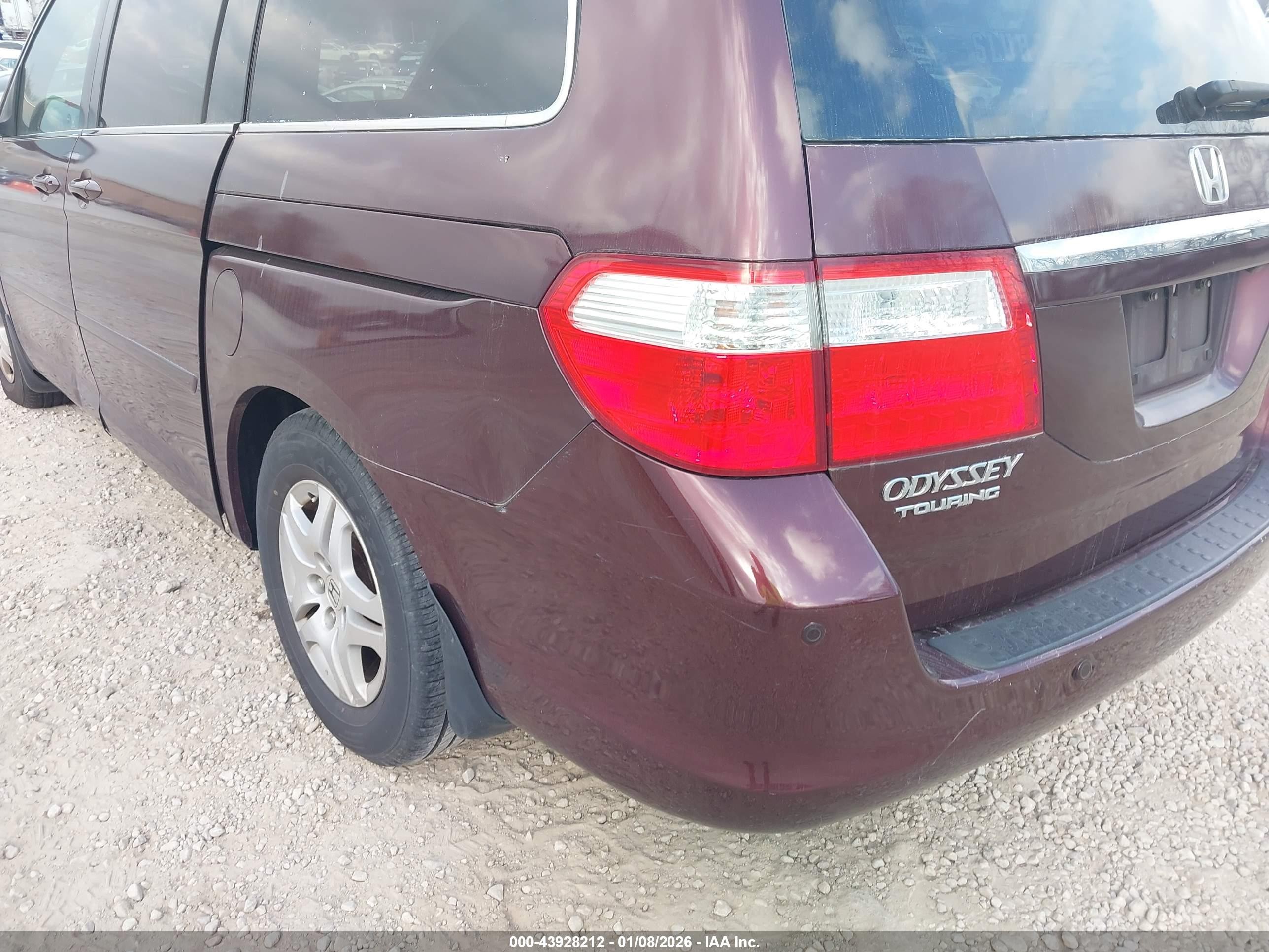 2007 Honda Odyssey Touring Maroon vin: 5FNRL38867B056224