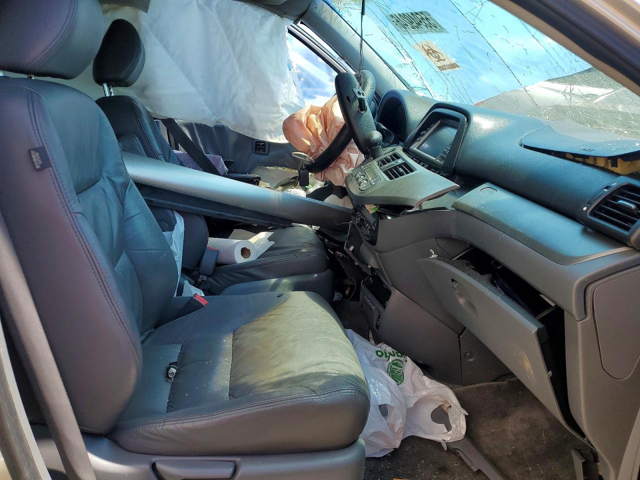 2007 Honda Odyssey Touring Silver vin: 5FNRL38867B061018
