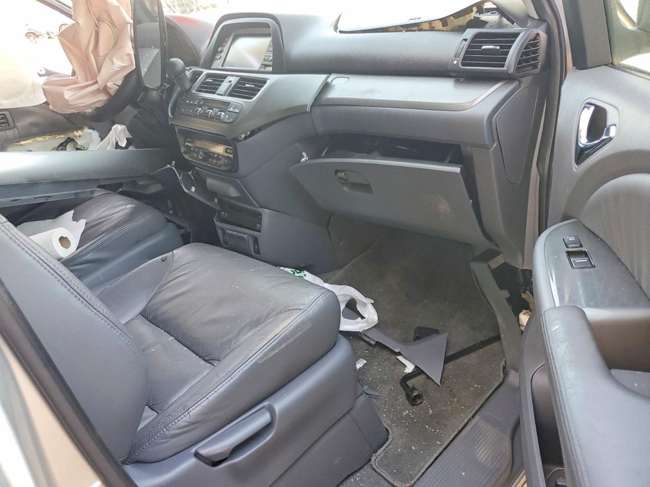 2007 Honda Odyssey Touring Silver vin: 5FNRL38867B061018