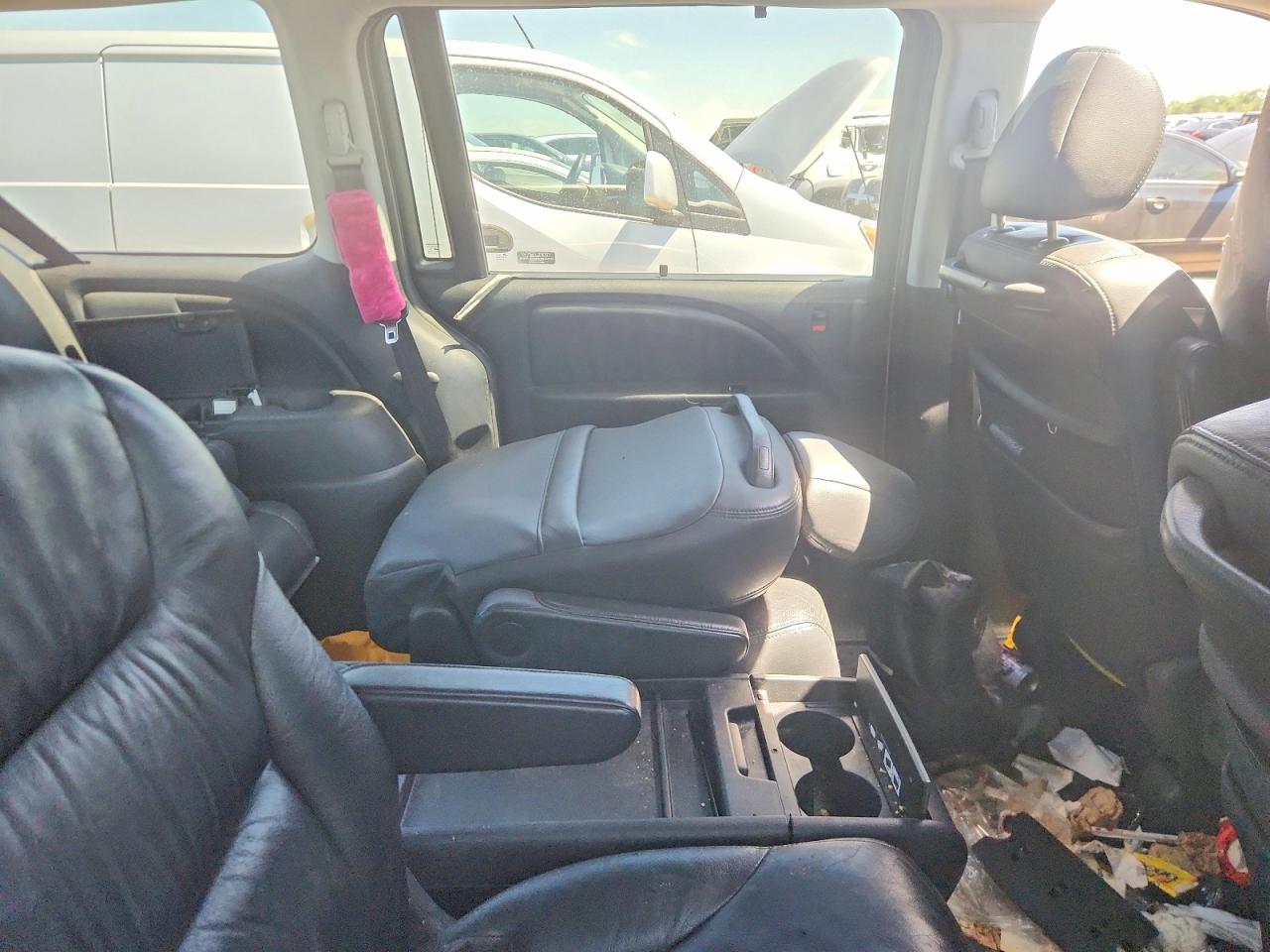 2007 Honda Odyssey Touring Silver vin: 5FNRL38867B076263