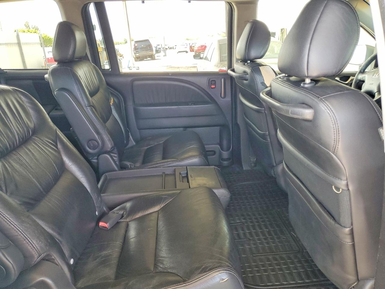 2007 Honda Odyssey Touring Silver vin: 5FNRL38867B089255