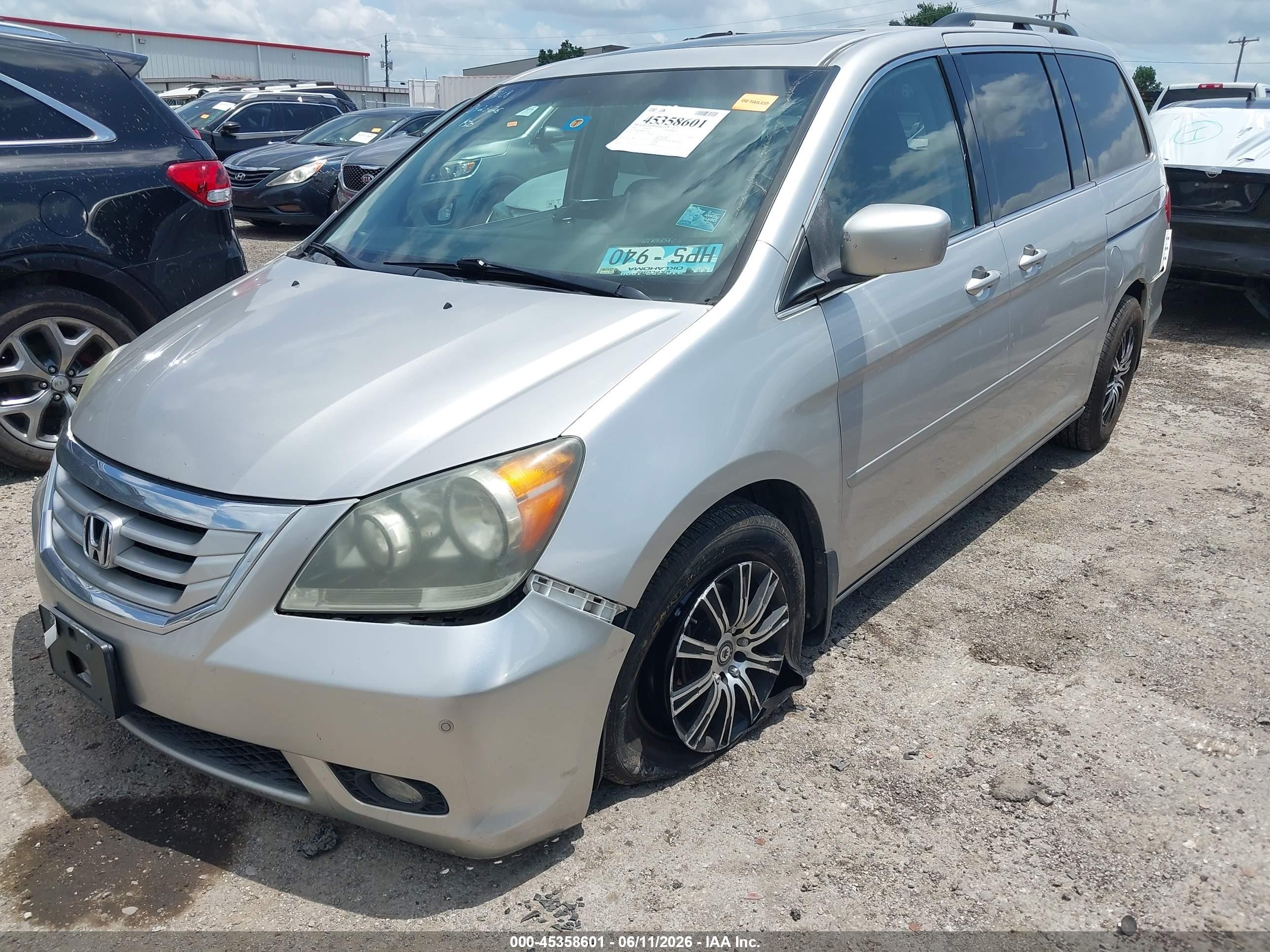 2008 Honda Odyssey Touring Silver vin: 5FNRL38868B022172