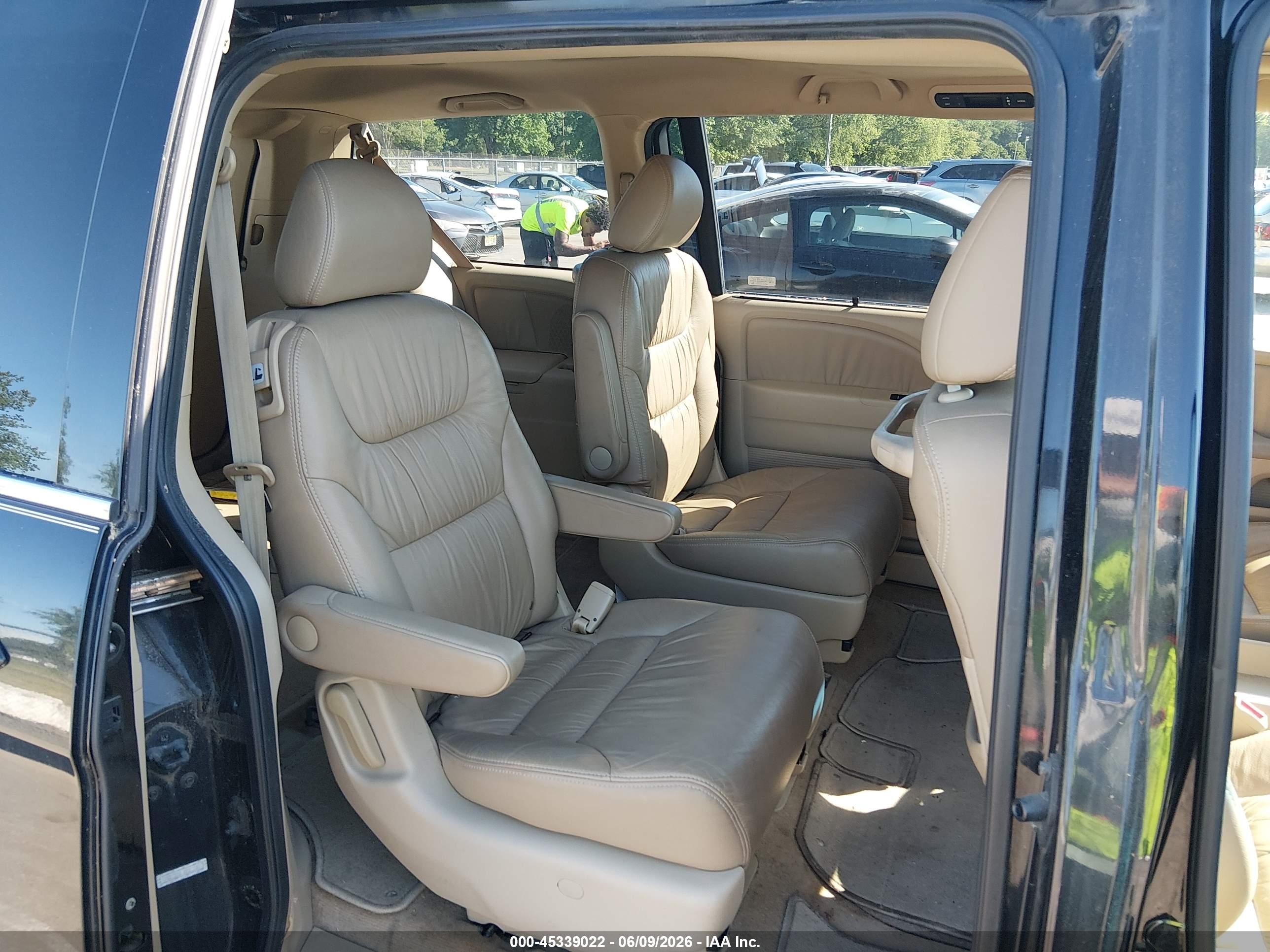 2008 Honda Odyssey Touring Black vin: 5FNRL38868B041241