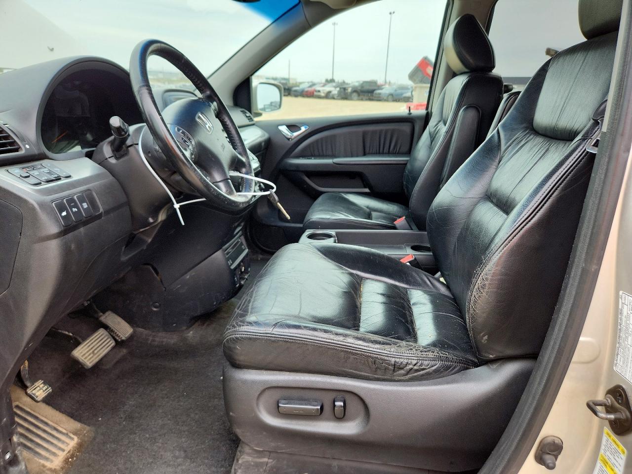 2005 Honda Odyssey Touring Silver vin: 5FNRL38875B500515