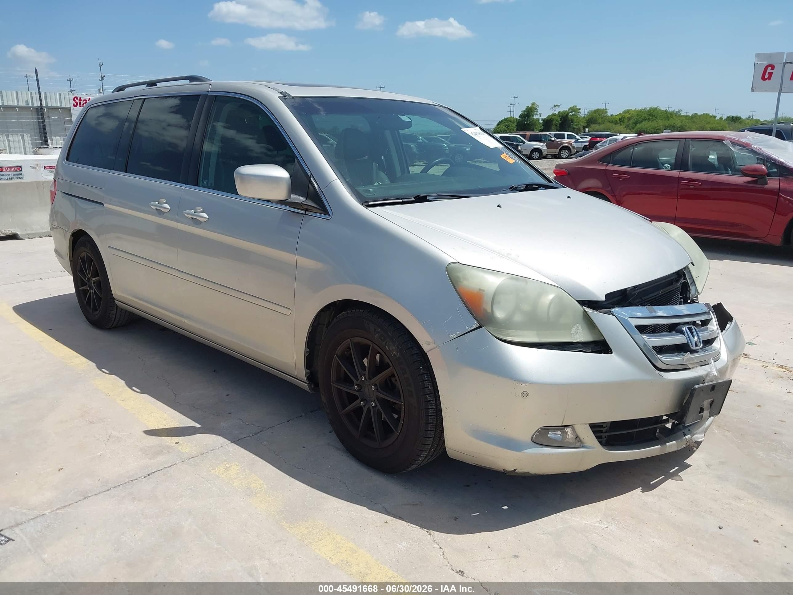 2007 Honda Odyssey Touring Silver vin: 5FNRL38877B033728