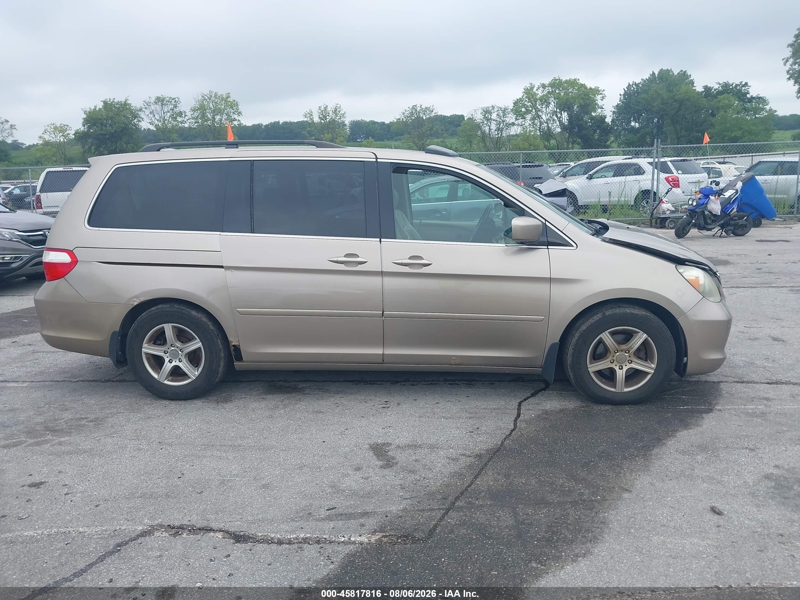 2007 Honda Odyssey Touring Beige vin: 5FNRL38877B104247