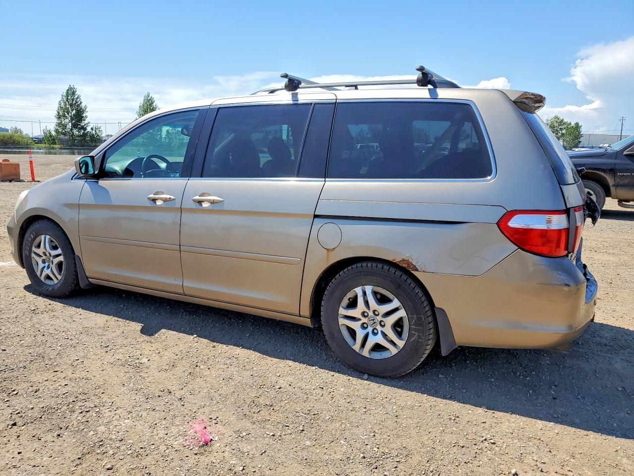 2007 Honda Odyssey Touring Silver vin: 5FNRL38877B506818