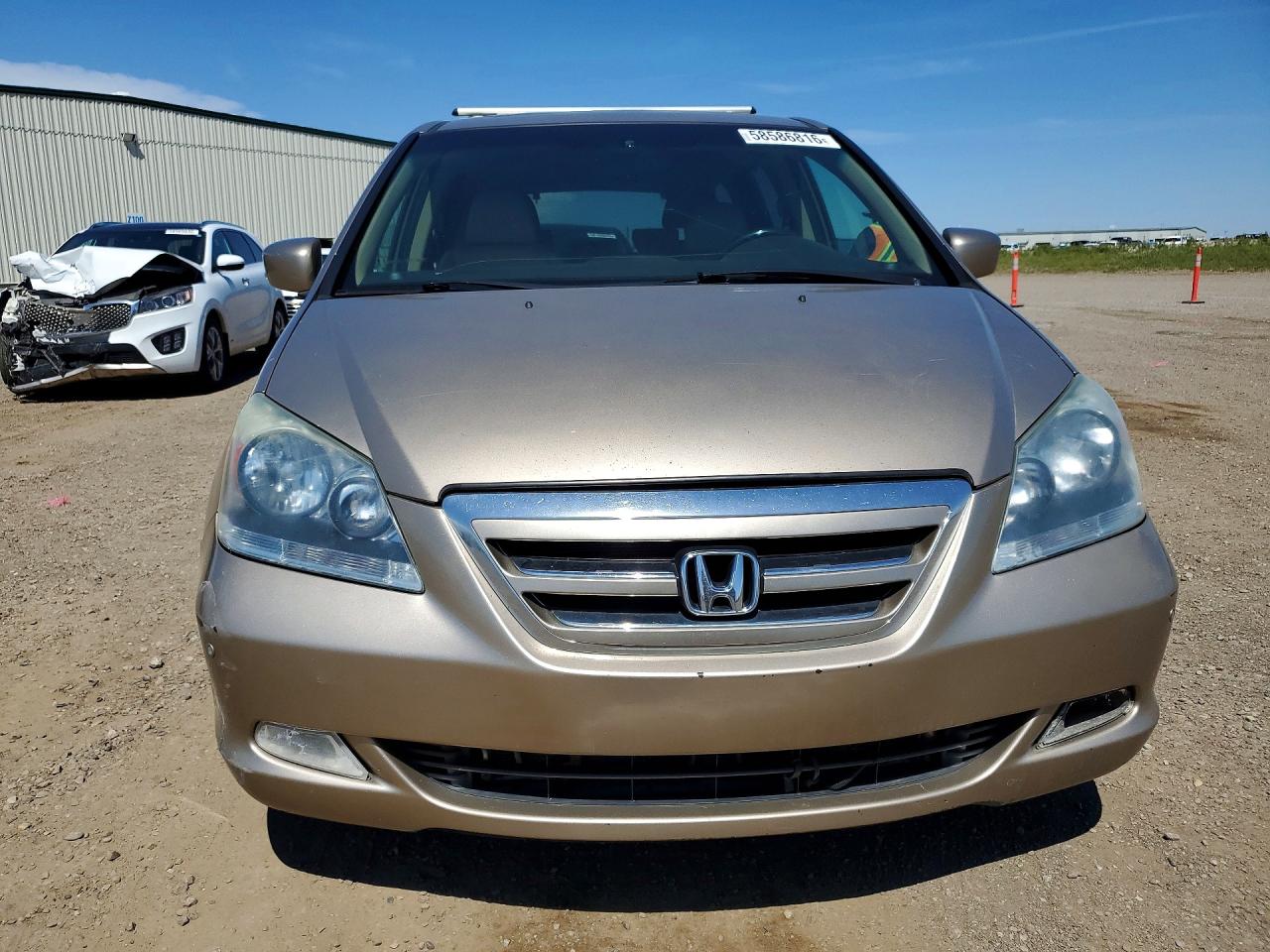 2007 Honda Odyssey Touring Silver vin: 5FNRL38877B506818