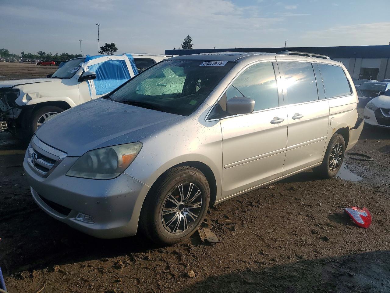 2005 Honda Odyssey Touring Silver vin: 5FNRL38885B097533